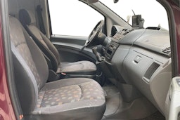 punainen Mercedes-Benz Vito 2010 kuva 8.