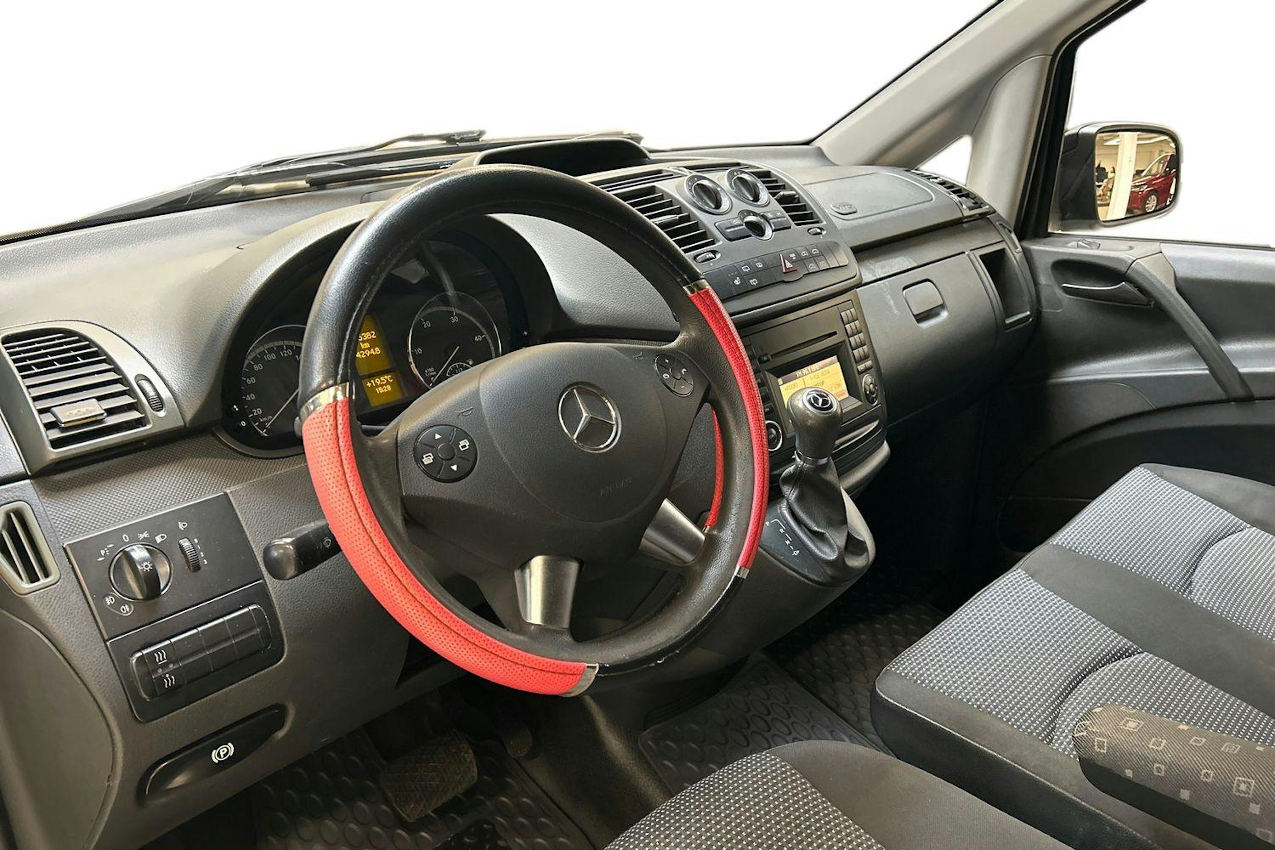 musta Mercedes-Benz Vito 2010 kuva 7.