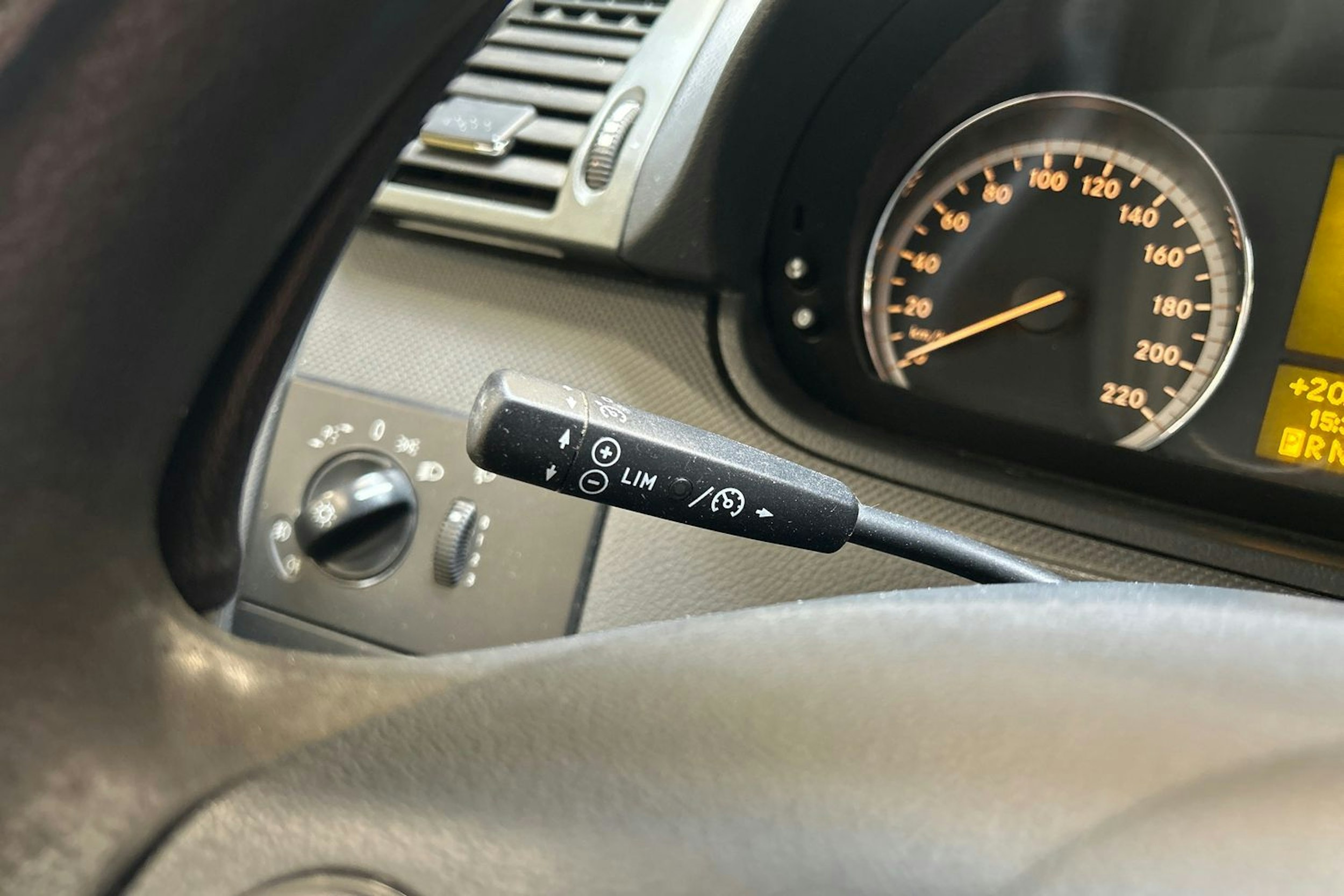 musta Mercedes-Benz Vito 2010 kuva 12.