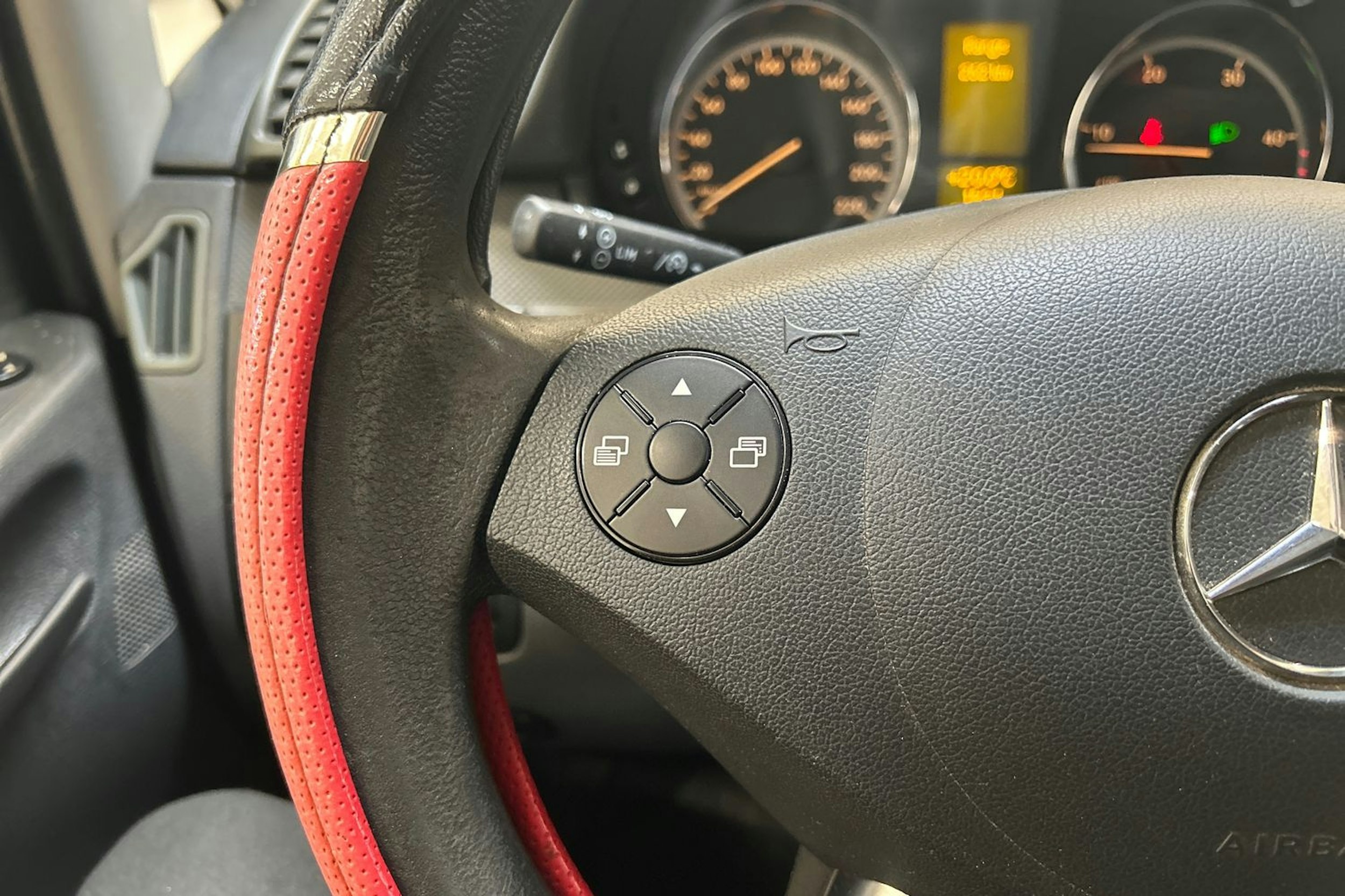 musta Mercedes-Benz Vito 2010 kuva 13.