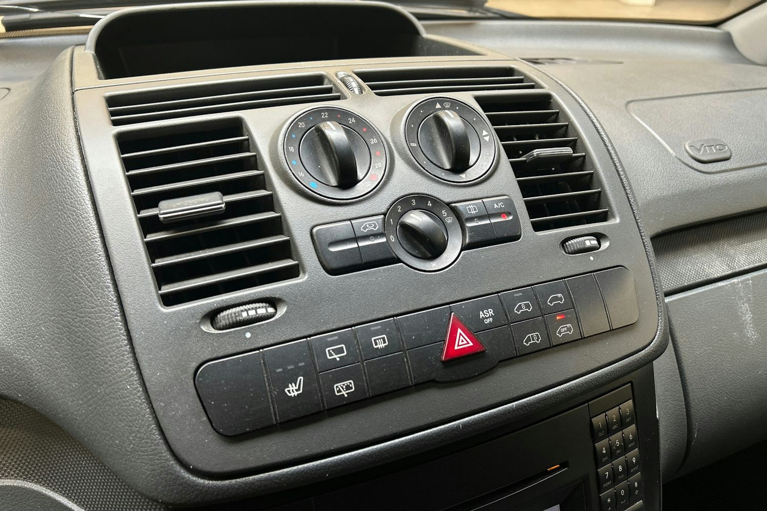 musta Mercedes-Benz Vito 2010 kuva 15.