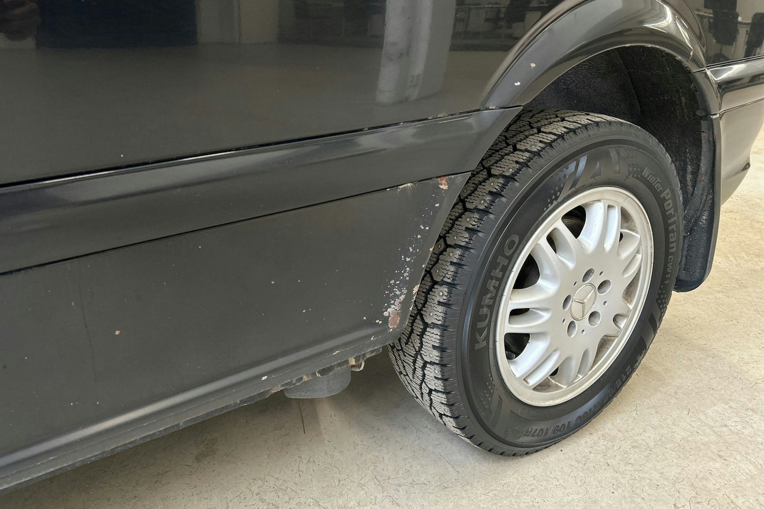 musta Mercedes-Benz Vito 2010 kuva 23.