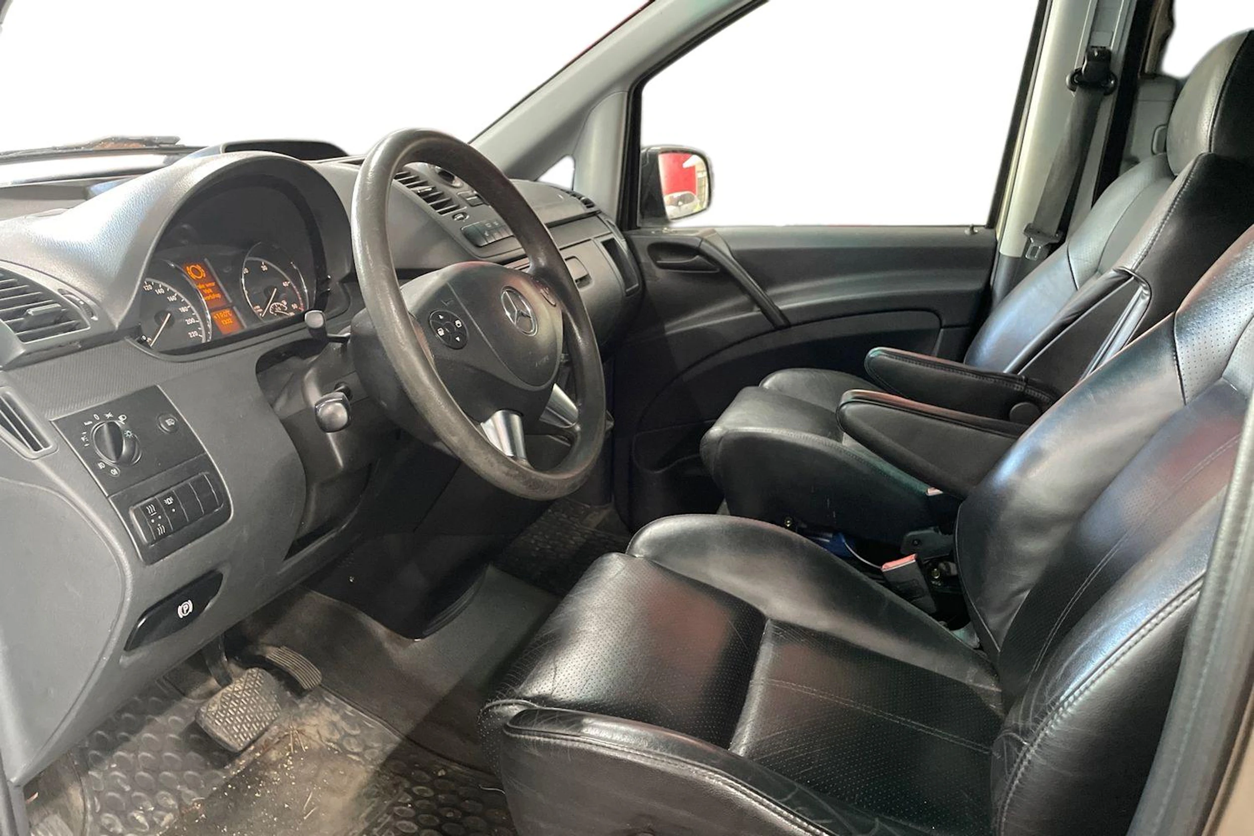 beige Mercedes-Benz VITO 2011 kuva 3.