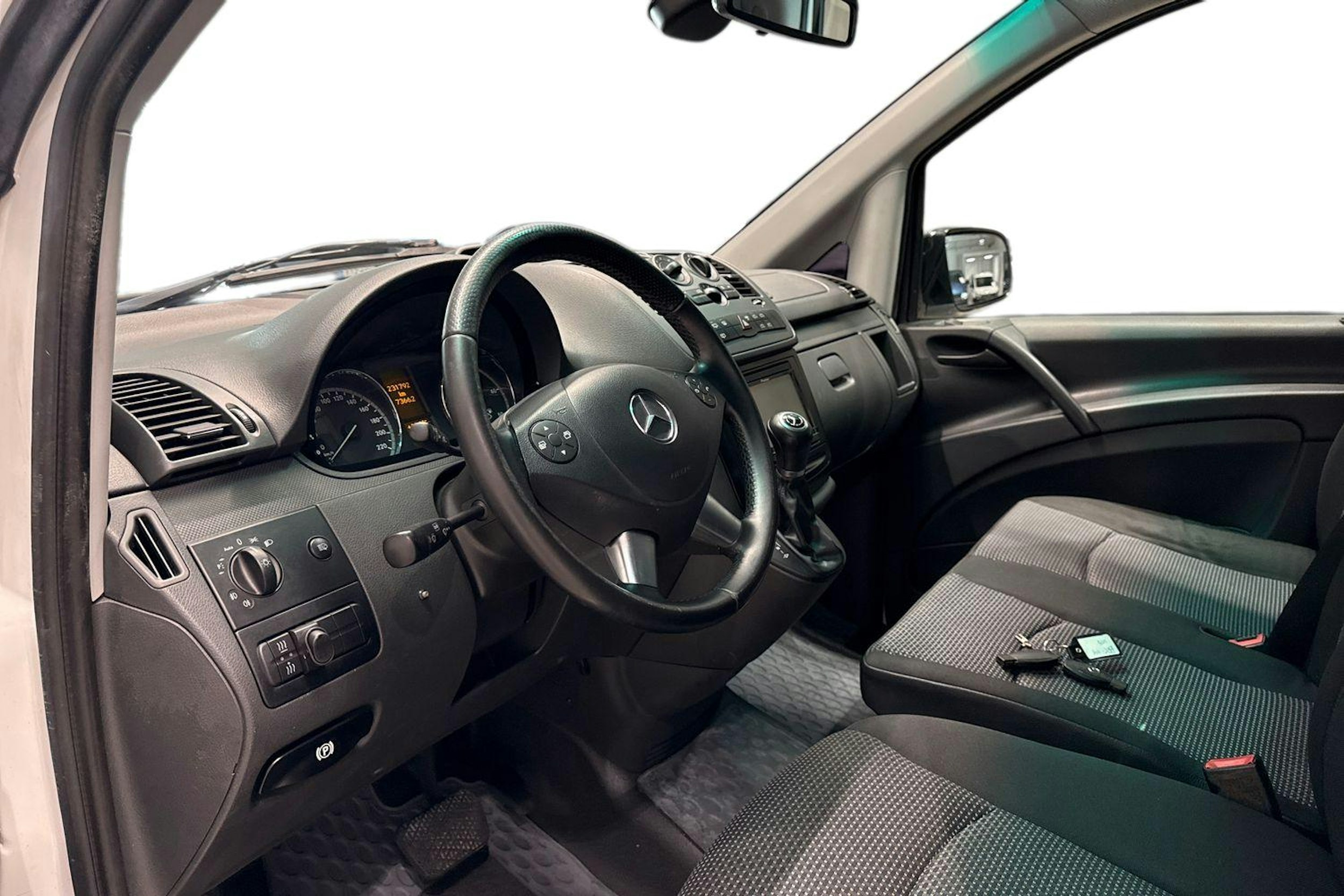 valkoinen Mercedes-Benz Vito 2011 kuva 7.
