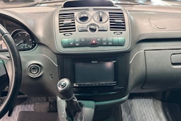 valkoinen Mercedes-Benz Vito 2011 kuva 21.