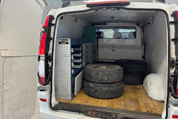 valkoinen Mercedes-Benz Vito 2011 kuva 11.