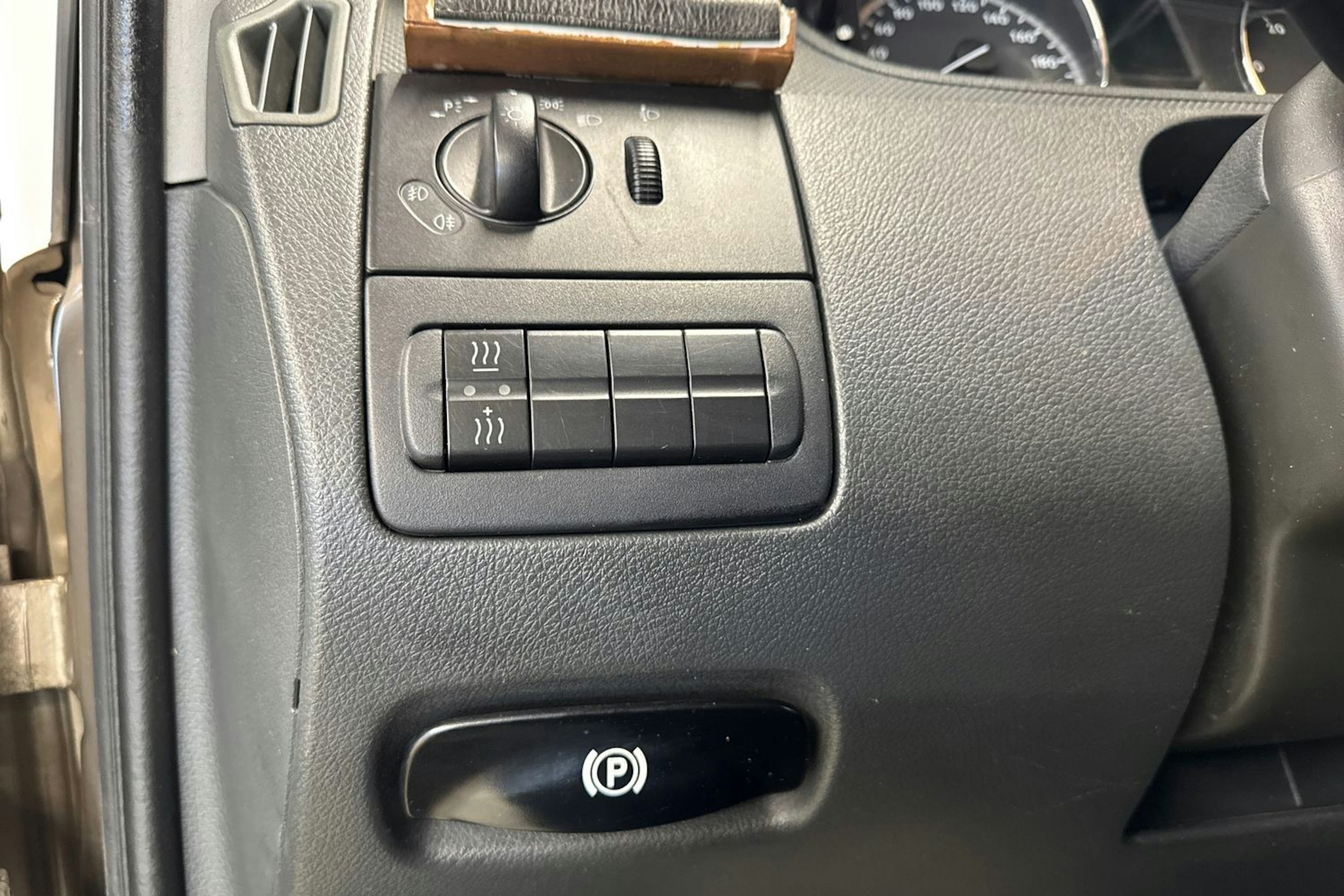 ruskea (beige) Mercedes-Benz Vito 2011 kuva 11.