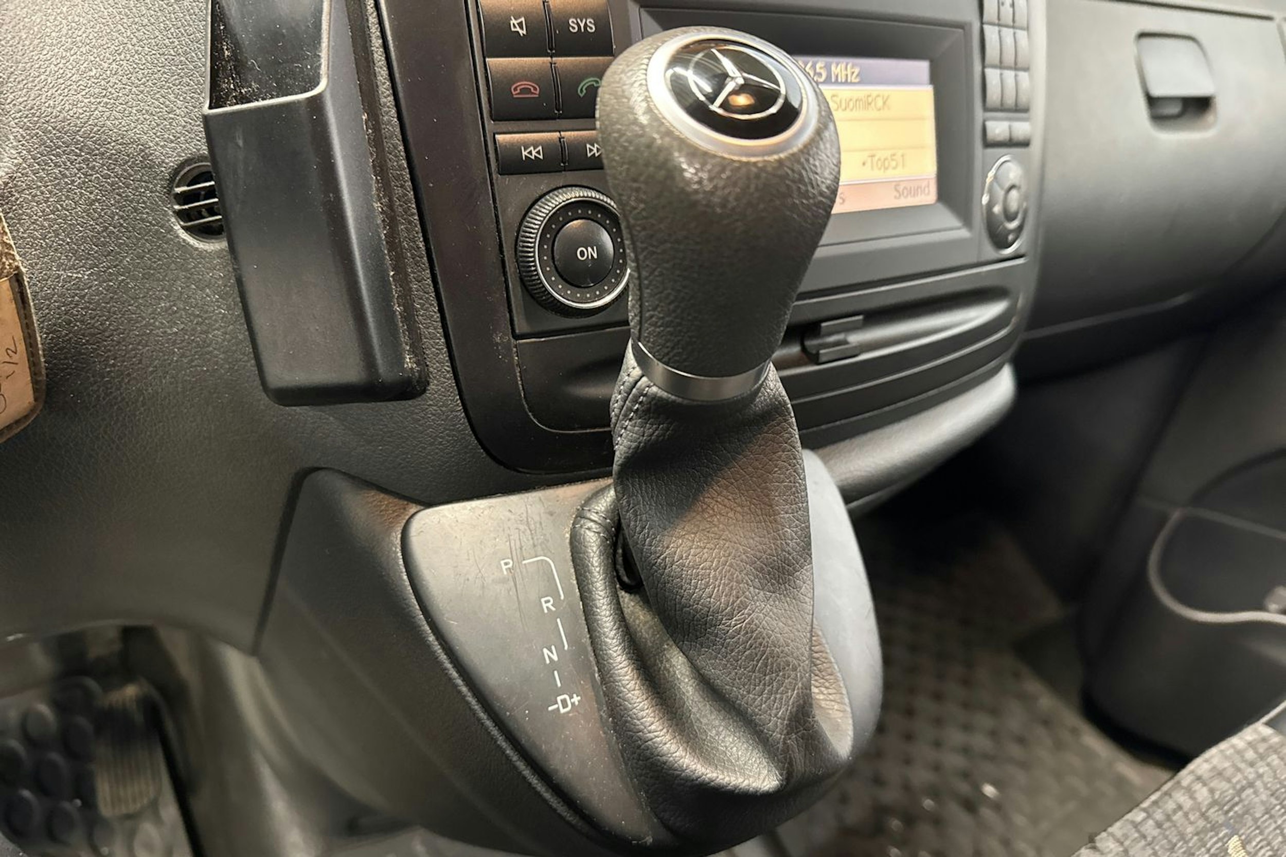 ruskea (beige) Mercedes-Benz Vito 2011 kuva 12.