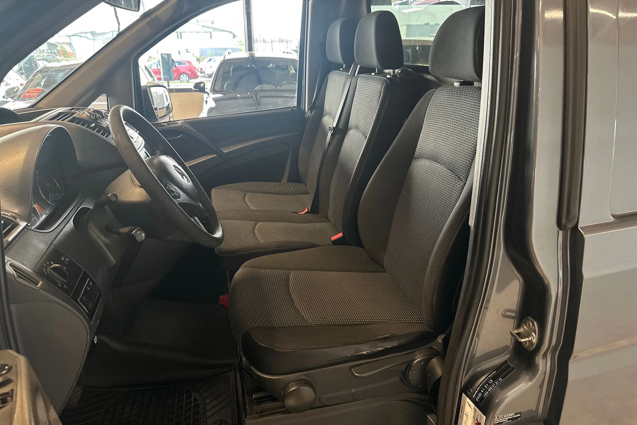 harmaa Mercedes-Benz Vito 2011 kuva 4.