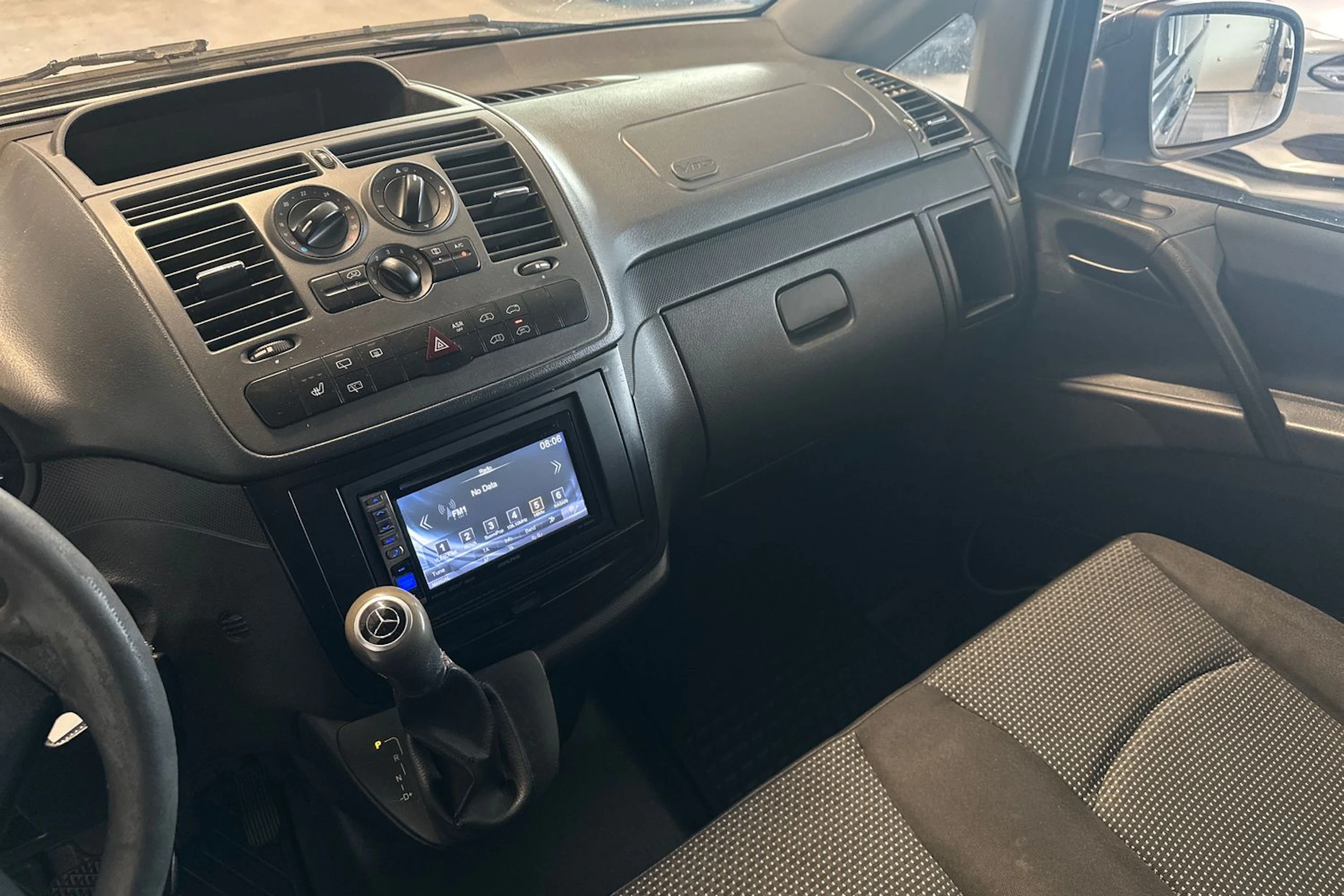 harmaa Mercedes-Benz Vito 2011 kuva 5.