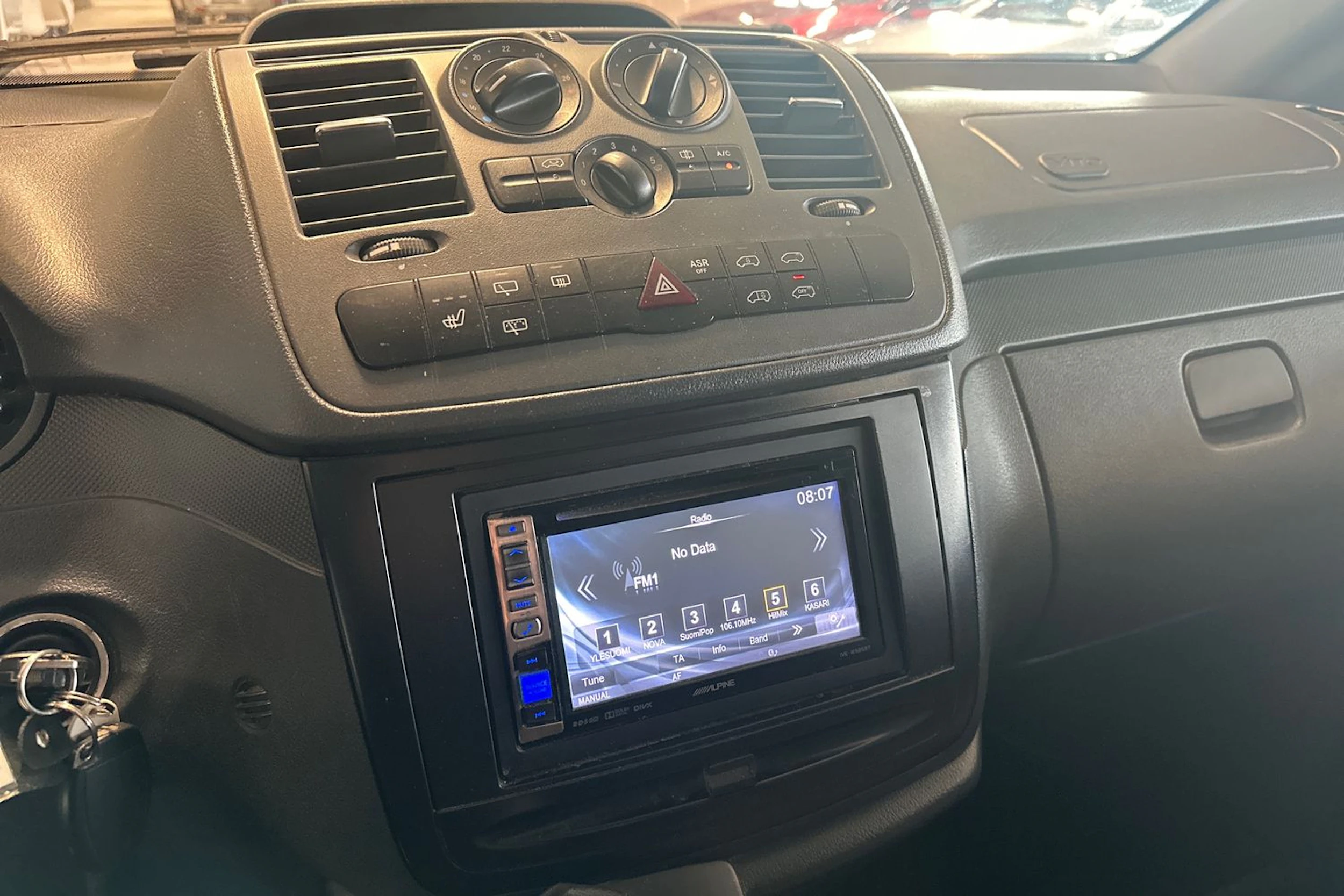 harmaa Mercedes-Benz Vito 2011 kuva 6.