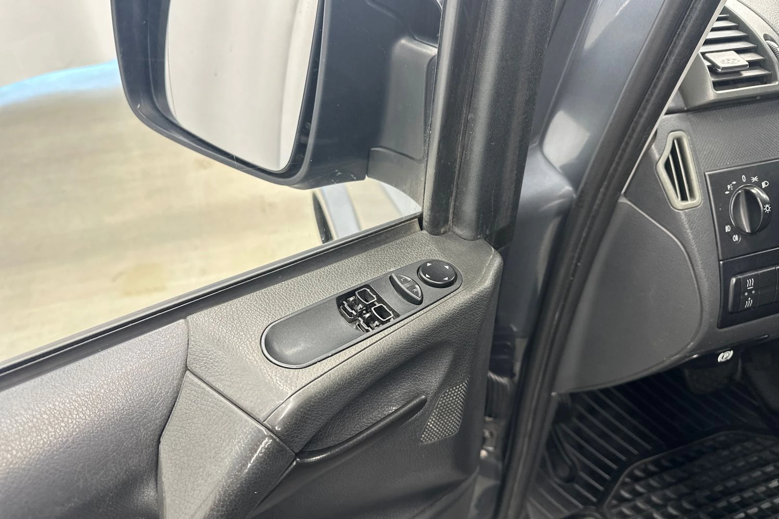 harmaa Mercedes-Benz Vito 2011 kuva 20.