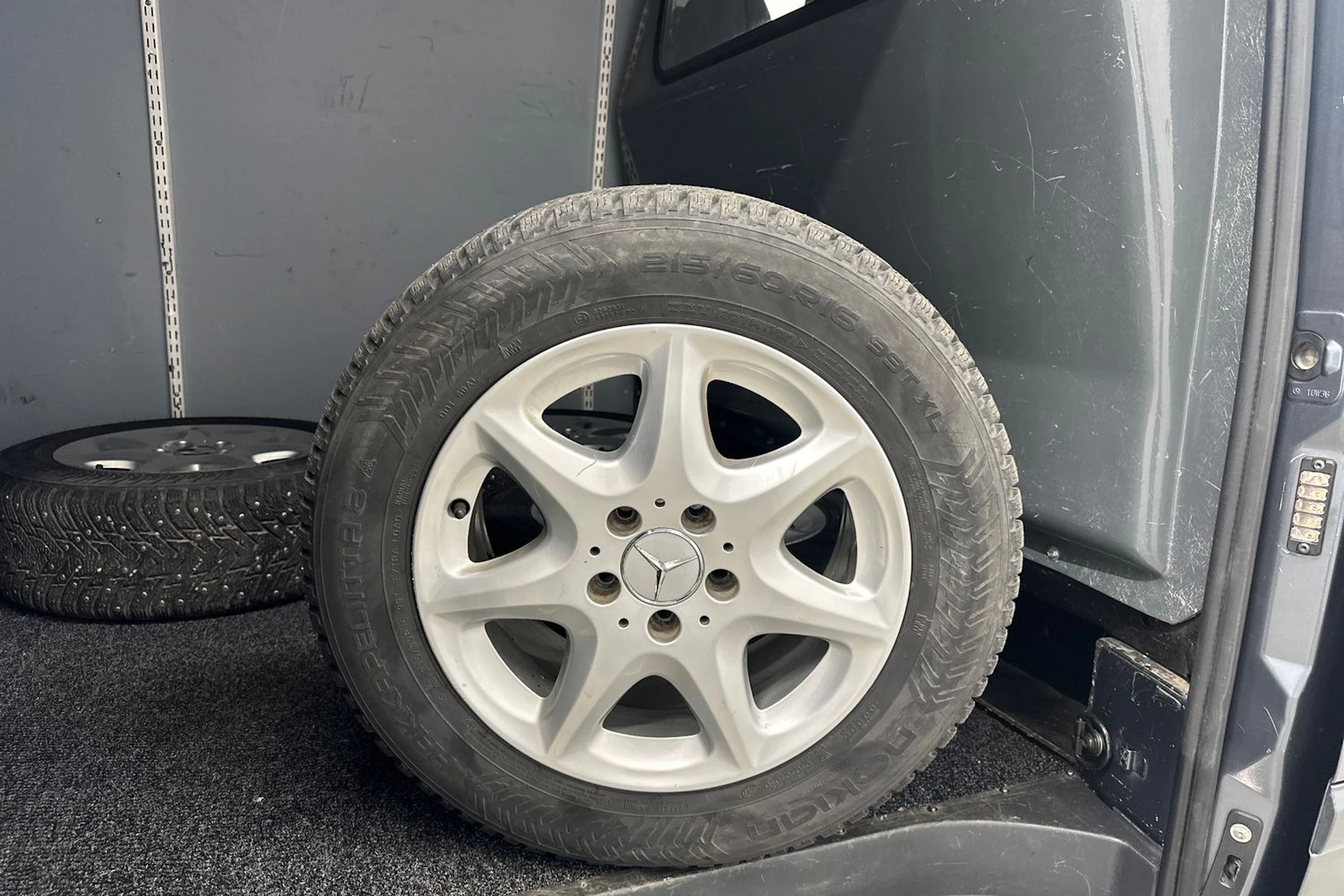 harmaa Mercedes-Benz Vito 2011 kuva 28.