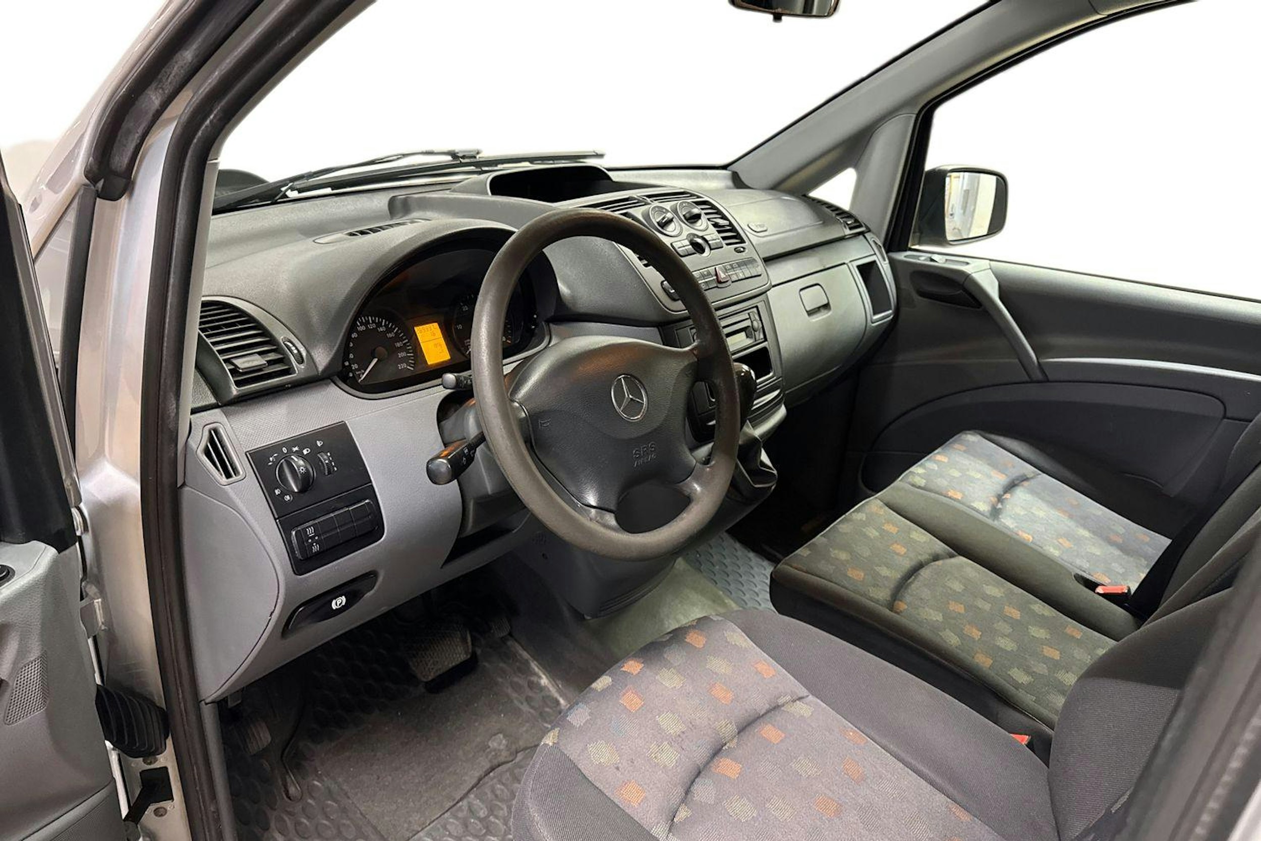 harmaa Mercedes-Benz Vito 2011 kuva 7.
