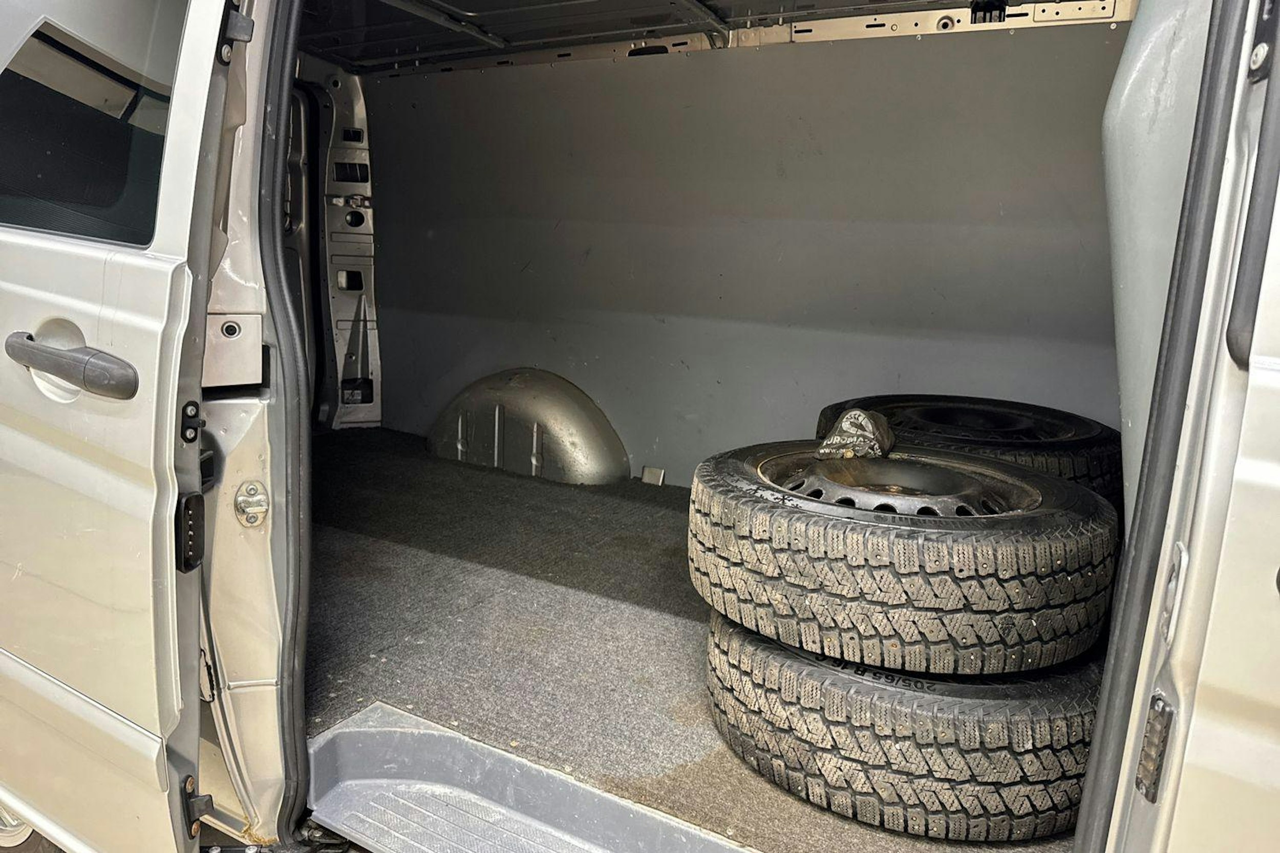 harmaa Mercedes-Benz Vito 2011 kuva 10.