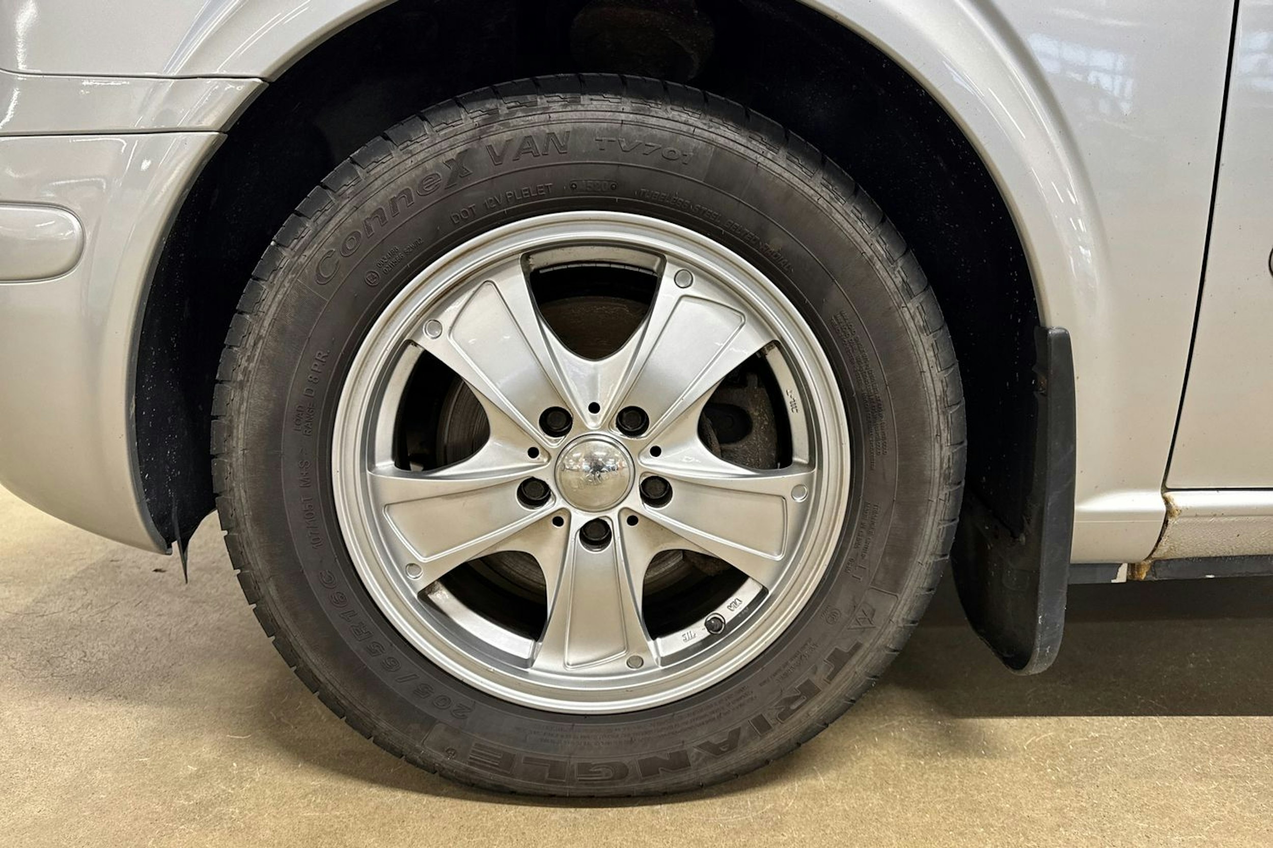 harmaa Mercedes-Benz Vito 2011 kuva 11.