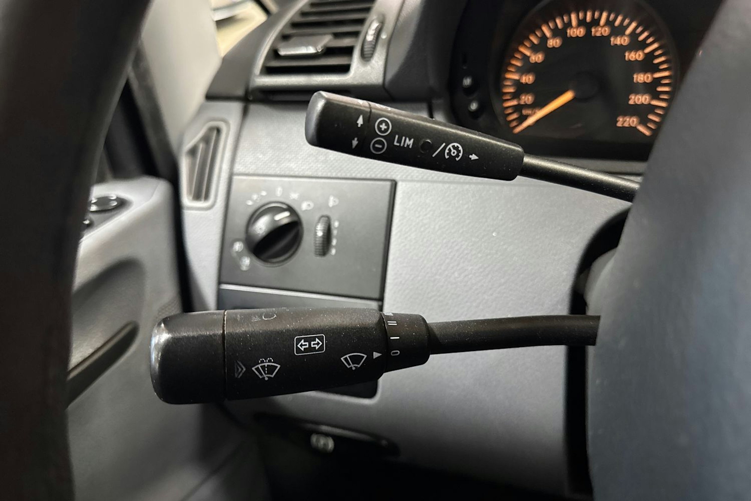 harmaa Mercedes-Benz Vito 2011 kuva 16.