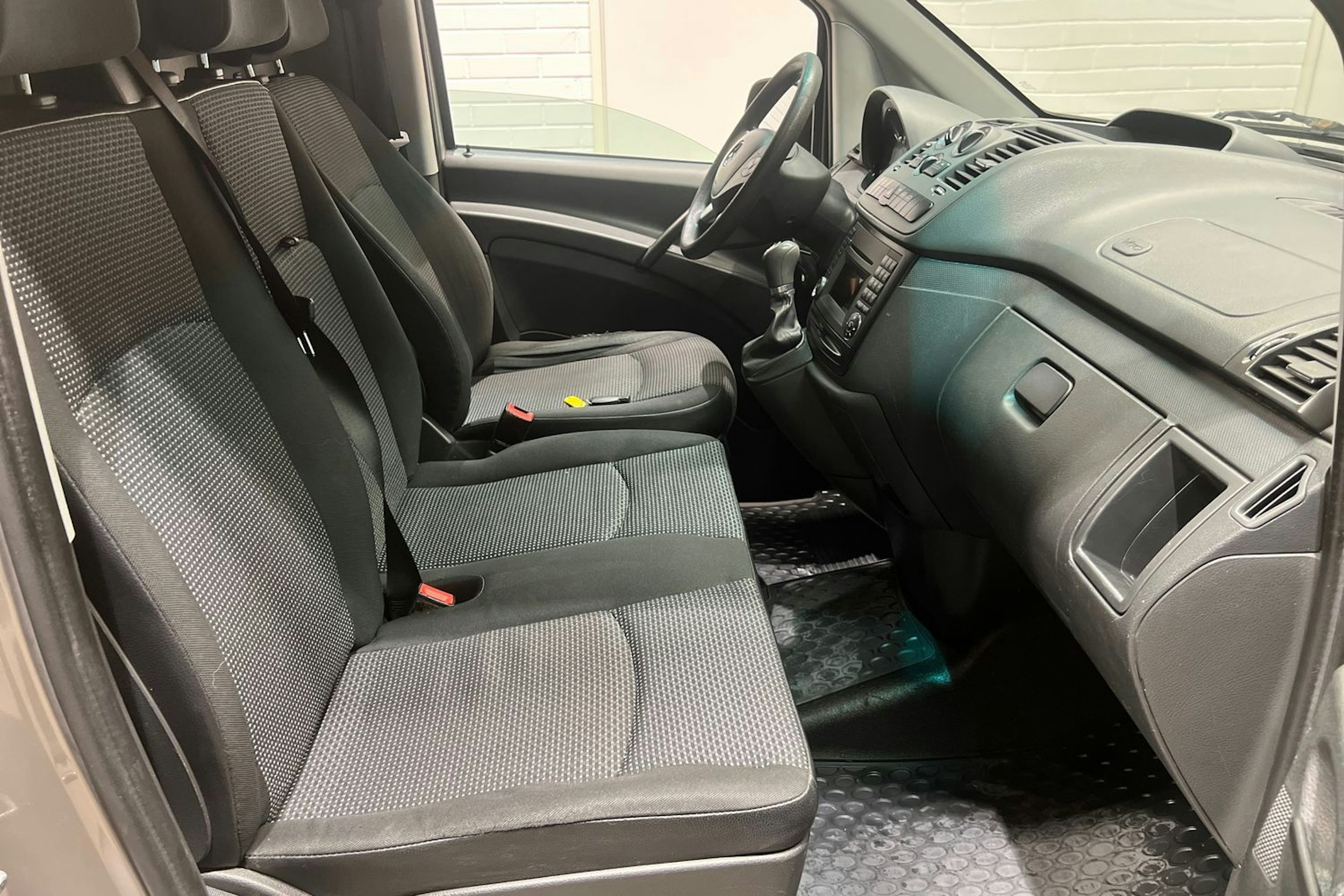 Harmaa Mercedes-Benz VITO 2012 kuva 16.