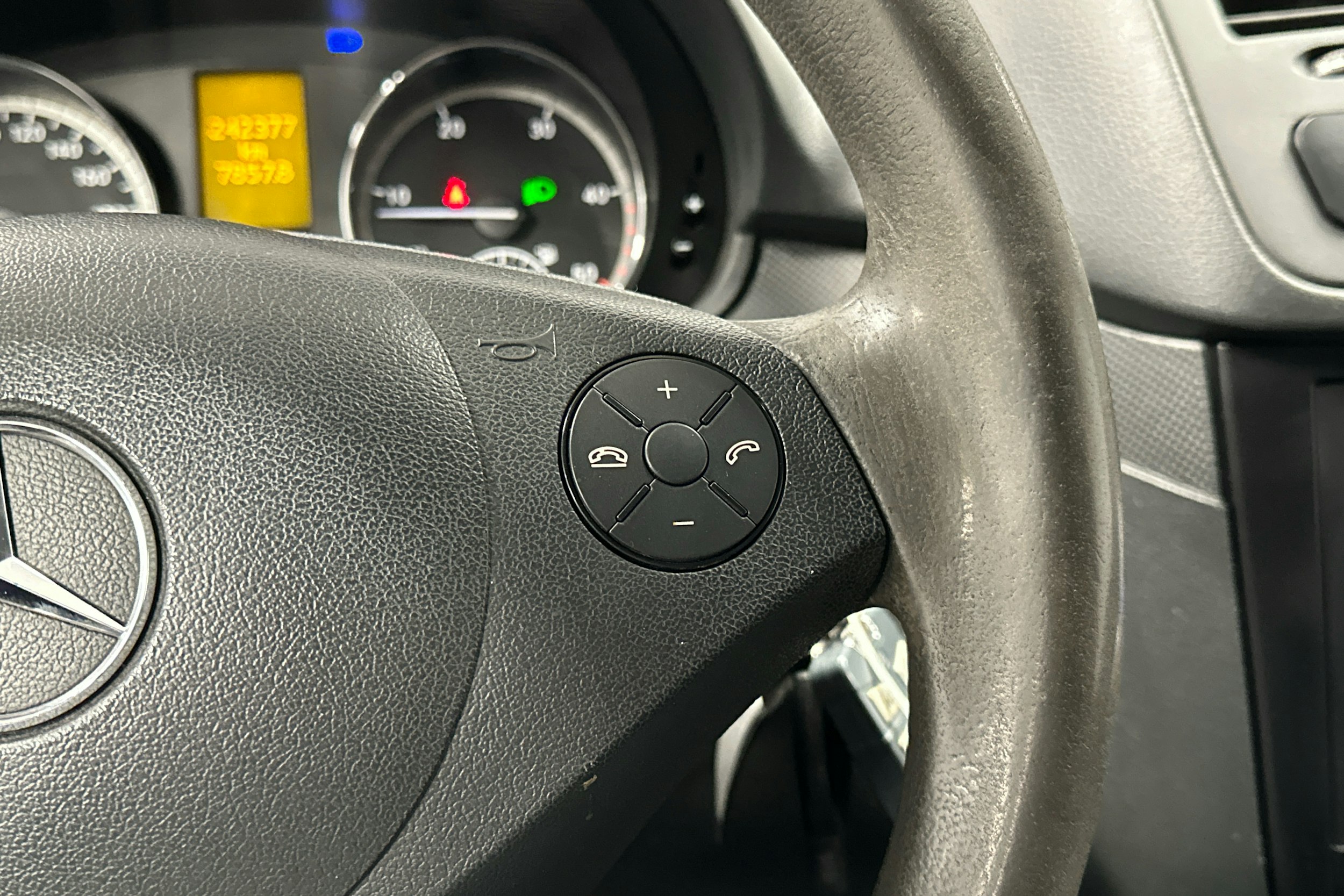 musta Mercedes-Benz Vito 2012 kuva 8.