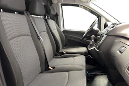 valkoinen Mercedes-Benz Vito 2013 kuva 20.