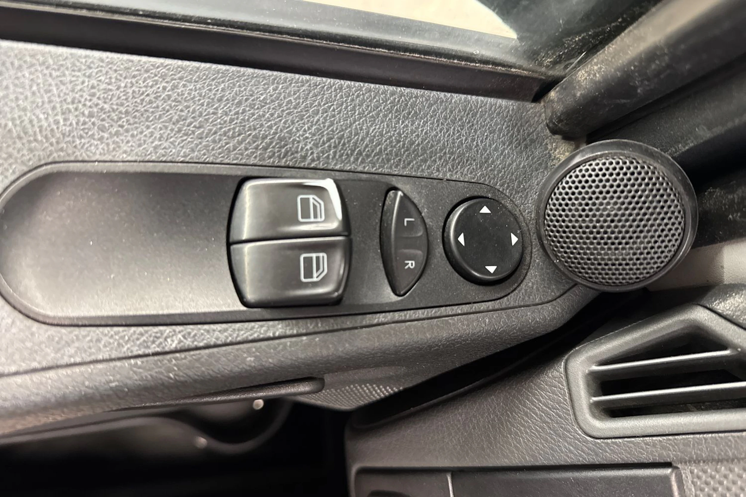 valkoinen Mercedes-Benz Vito 2013 kuva 21.