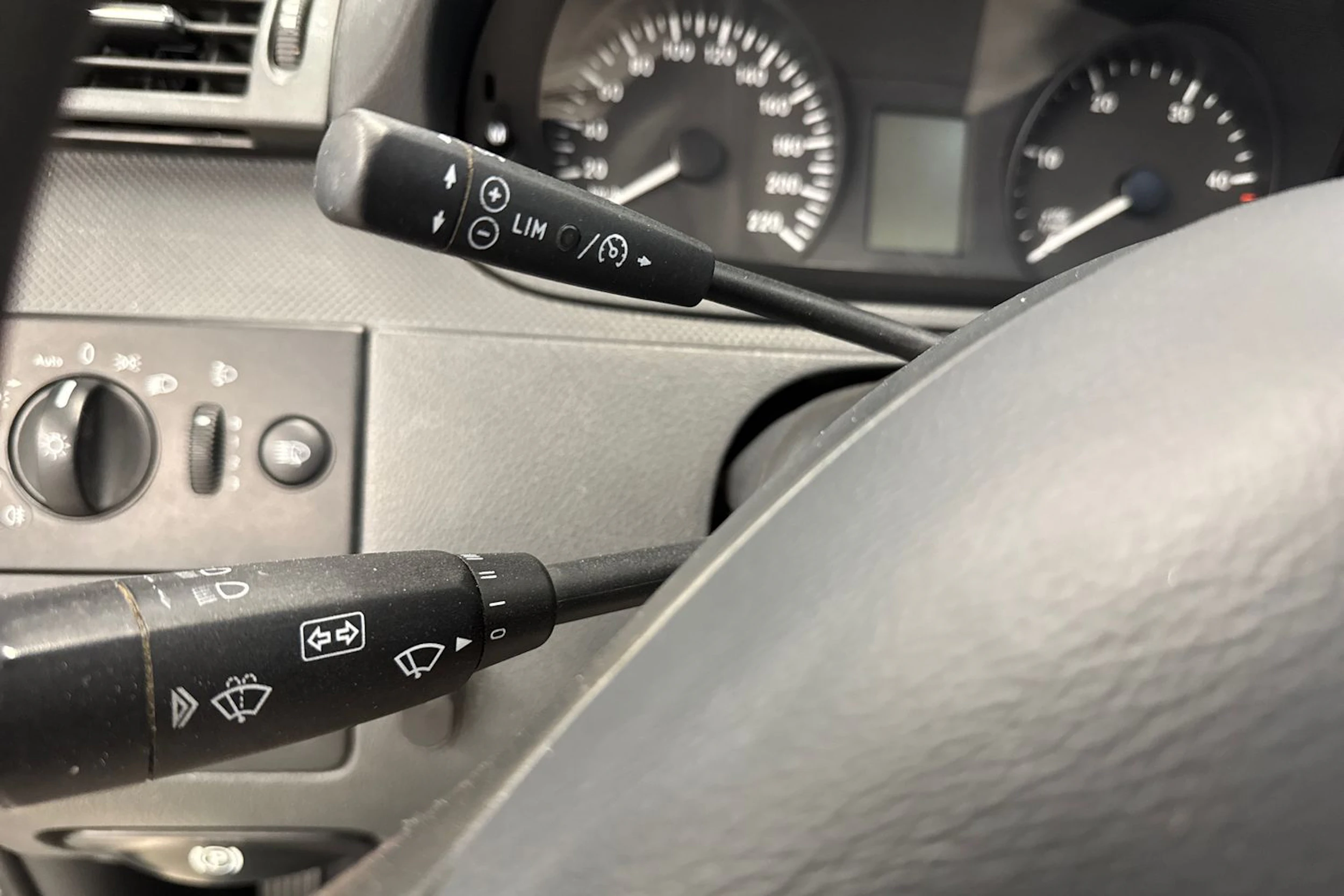 valkoinen Mercedes-Benz Vito 2013 kuva 23.