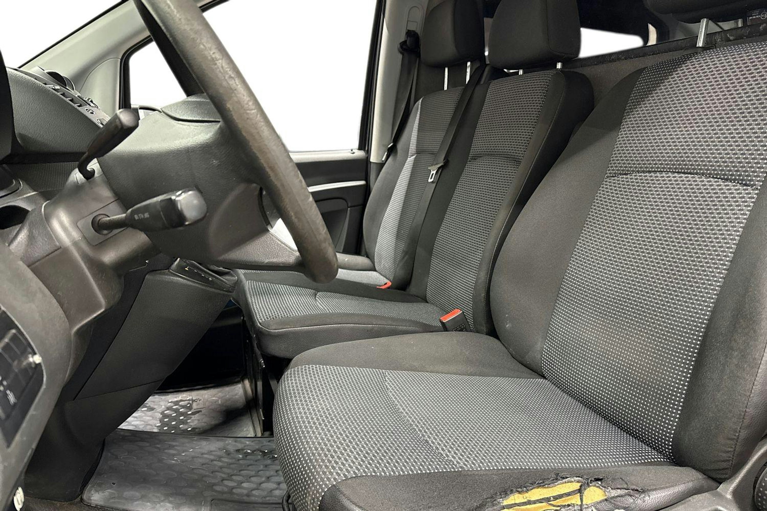 Musta Mercedes-Benz Vito 2012 kuva 7.