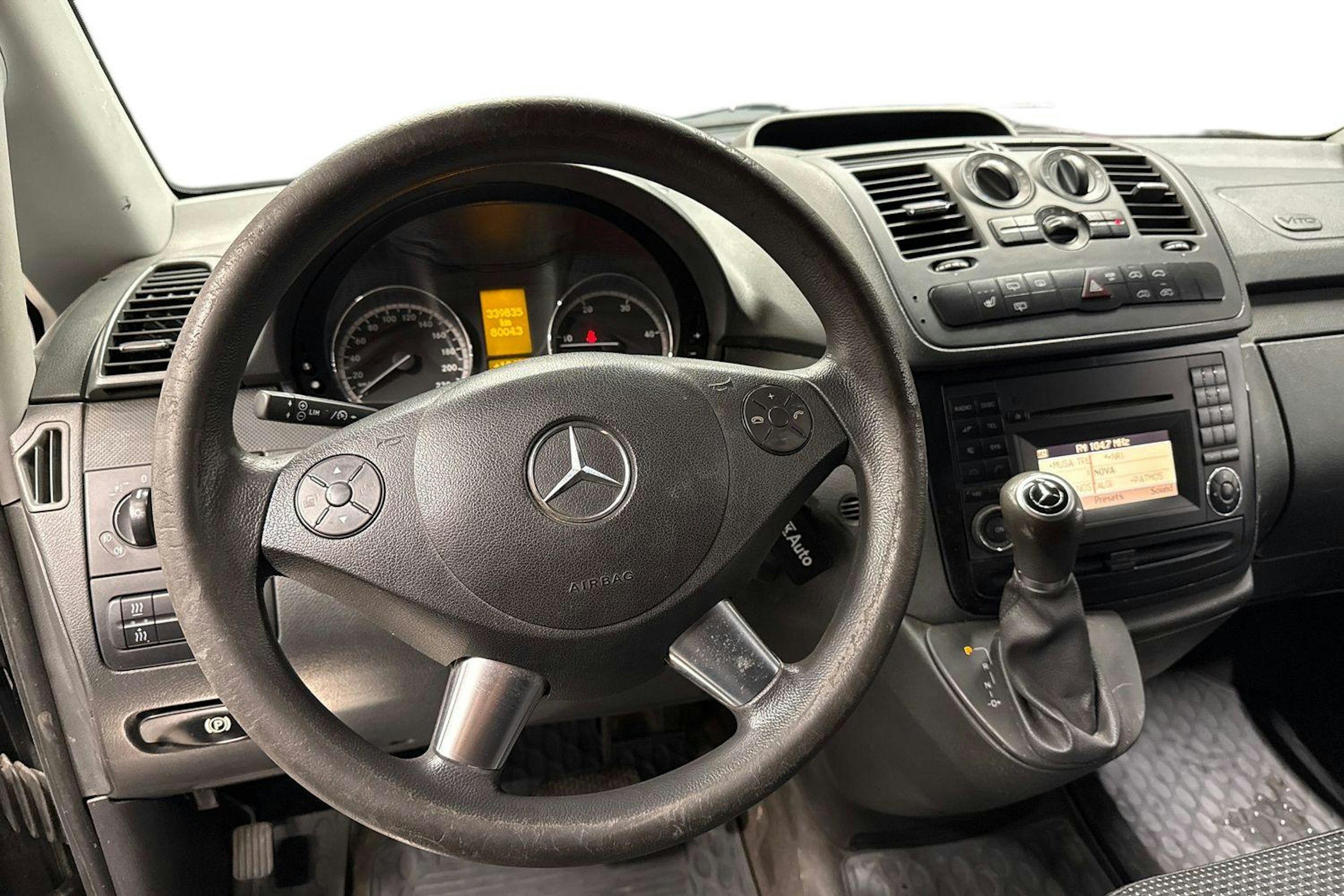 Musta Mercedes-Benz Vito 2012 kuva 9.