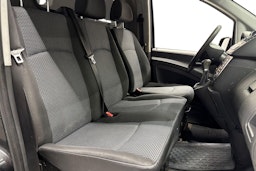 Musta Mercedes-Benz Vito 2012 kuva 10.