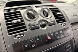 Musta Mercedes-Benz Vito 2012 kuva 16.