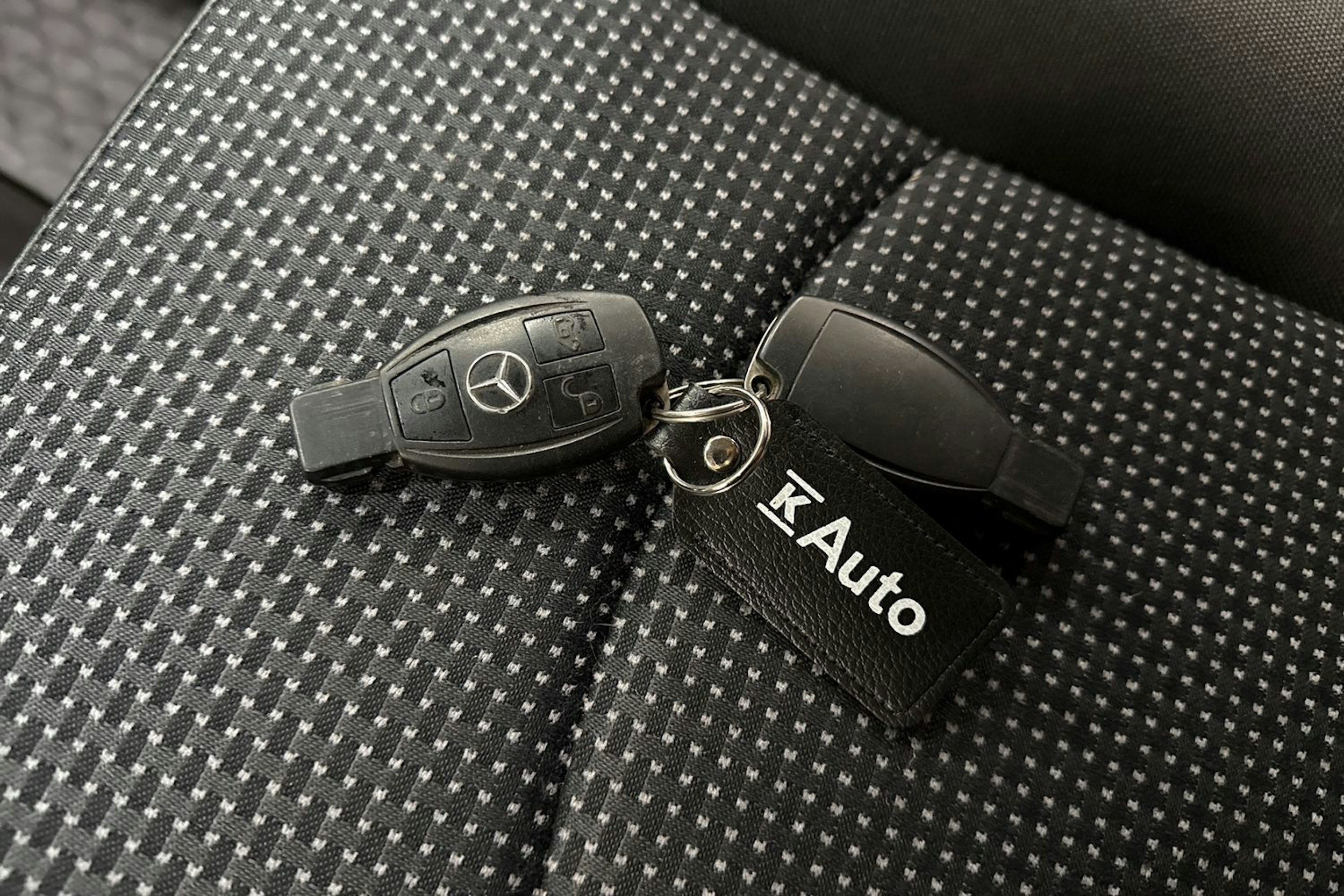 Musta Mercedes-Benz Vito 2012 kuva 18.