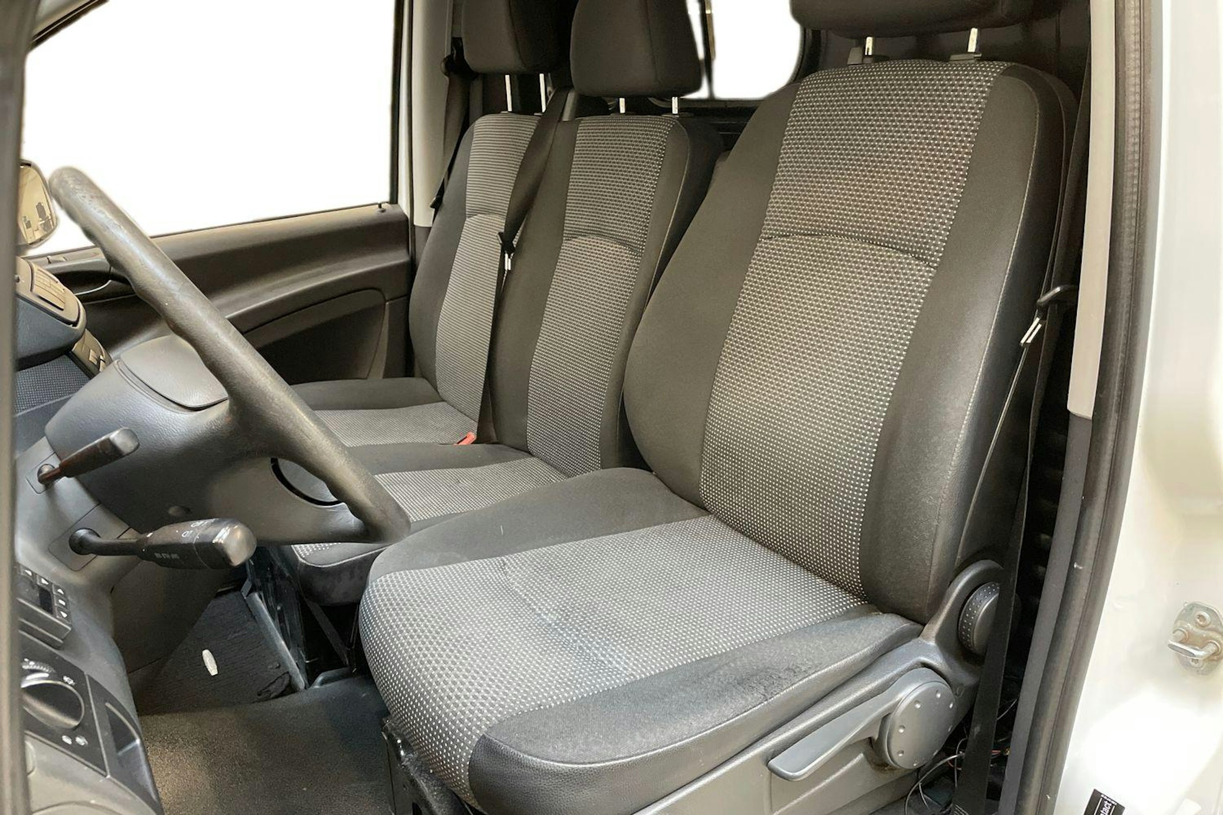 valkoinen Mercedes-Benz Vito 2012 kuva 9.