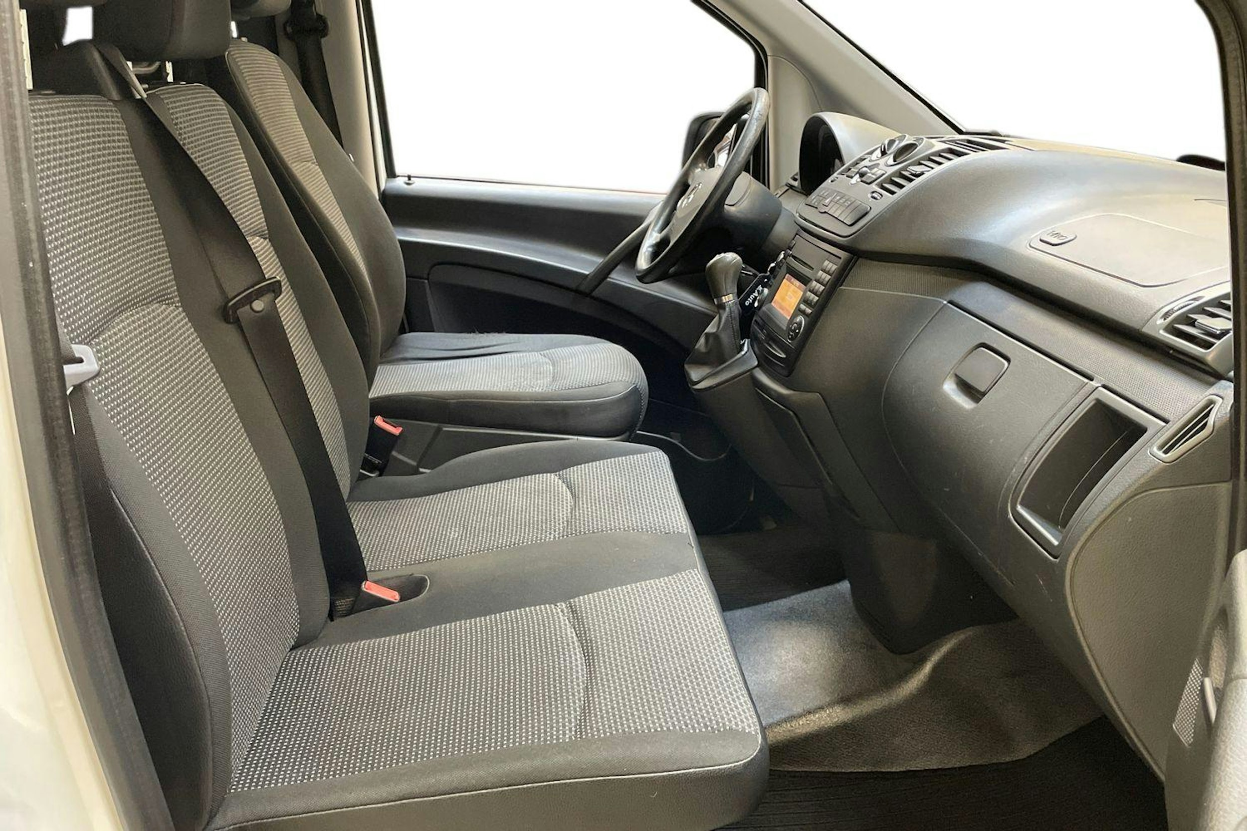 valkoinen Mercedes-Benz Vito 2012 kuva 11.