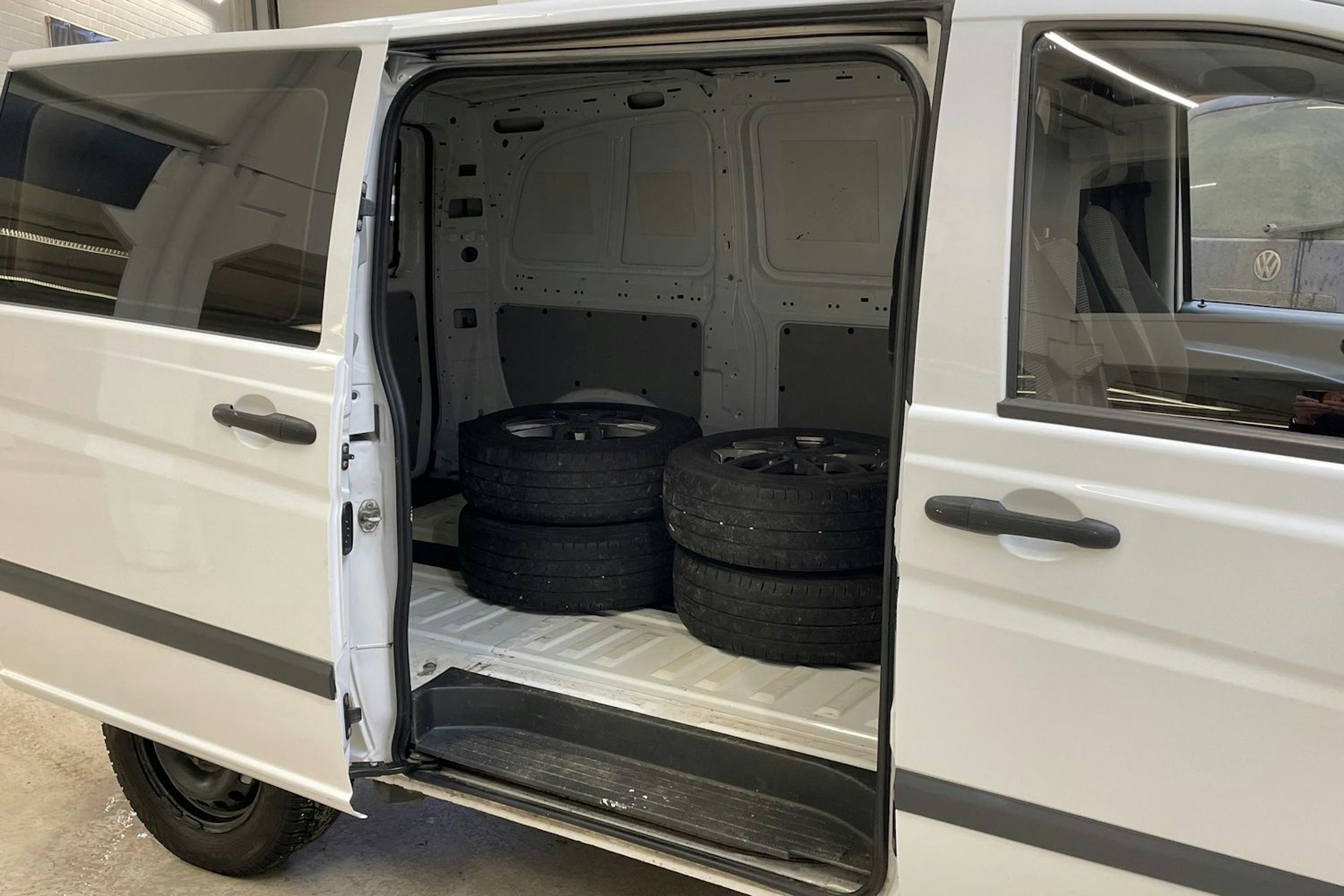 valkoinen Mercedes-Benz Vito 2012 kuva 13.