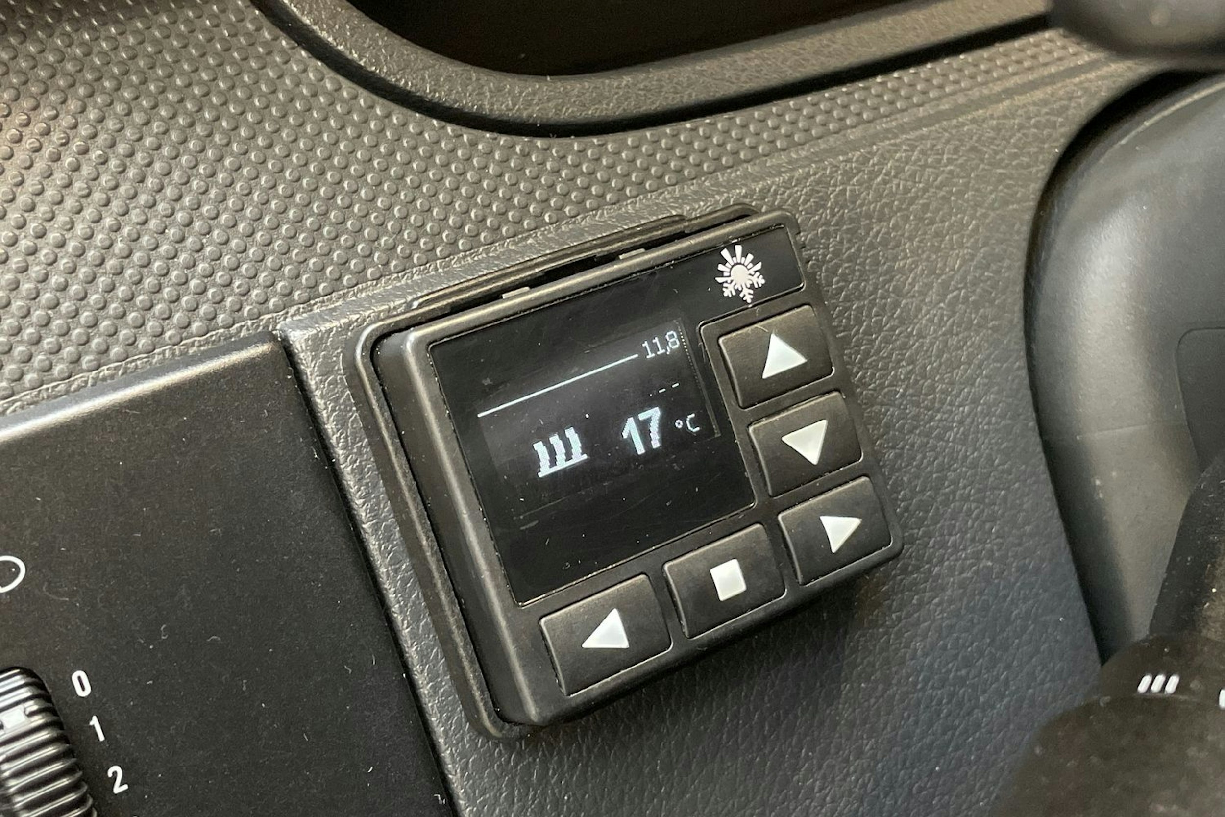 valkoinen Mercedes-Benz Vito 2012 kuva 18.