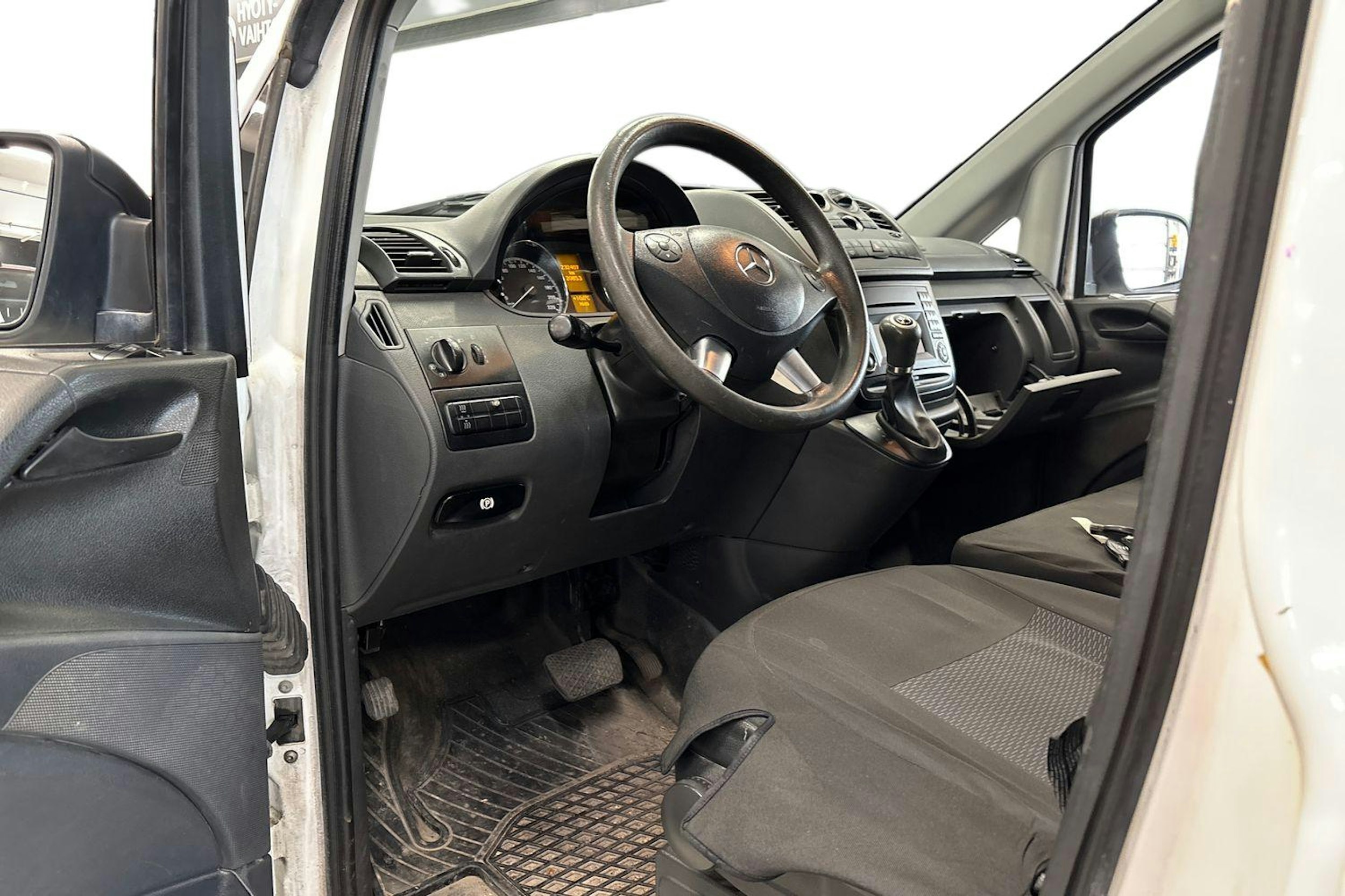 Valkoinen Mercedes-Benz VITO 2012 kuva 3.