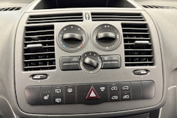 Valkoinen Mercedes-Benz Vito 2012 kuva 15.