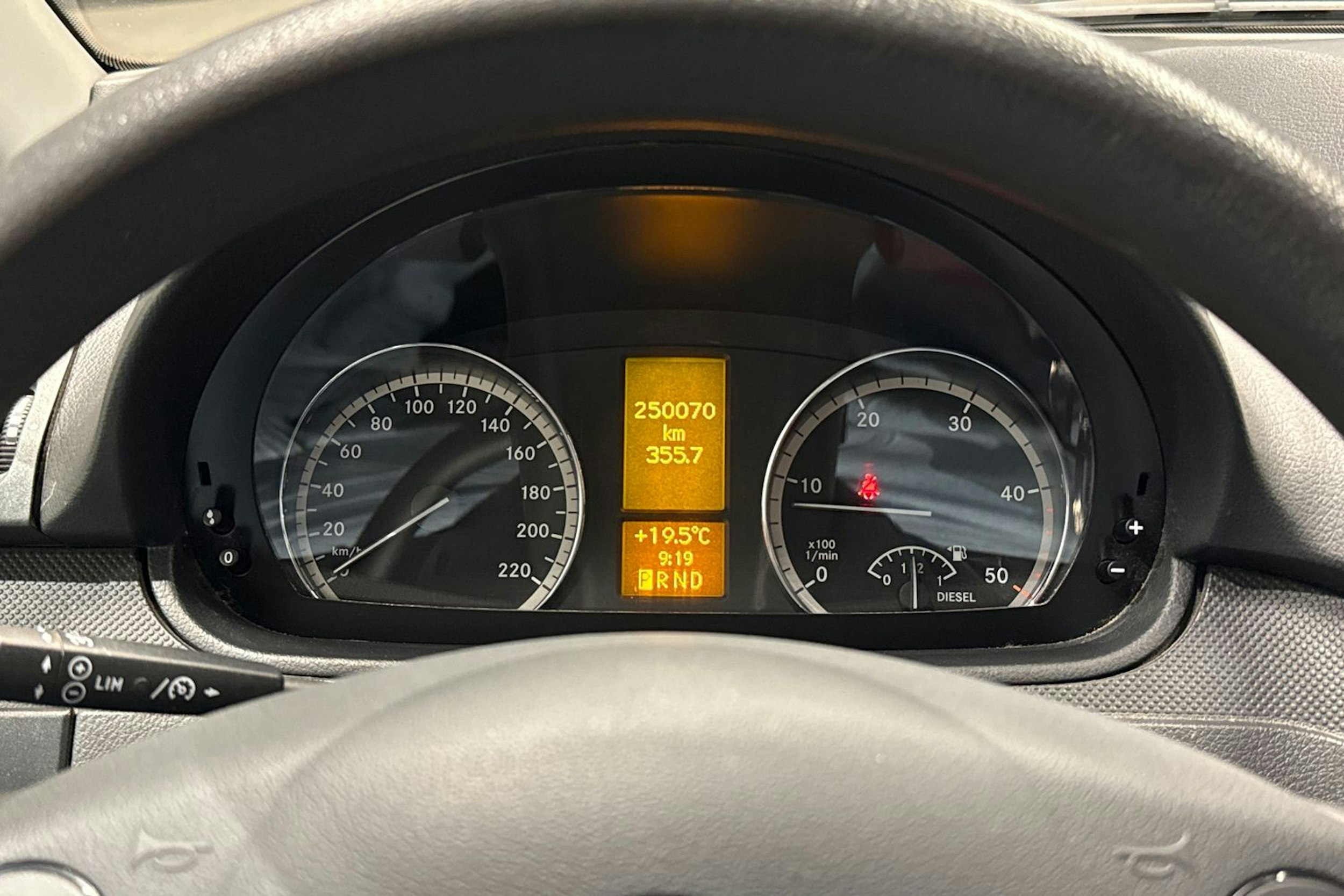 sininen Mercedes-Benz Vito 2013 kuva 18.