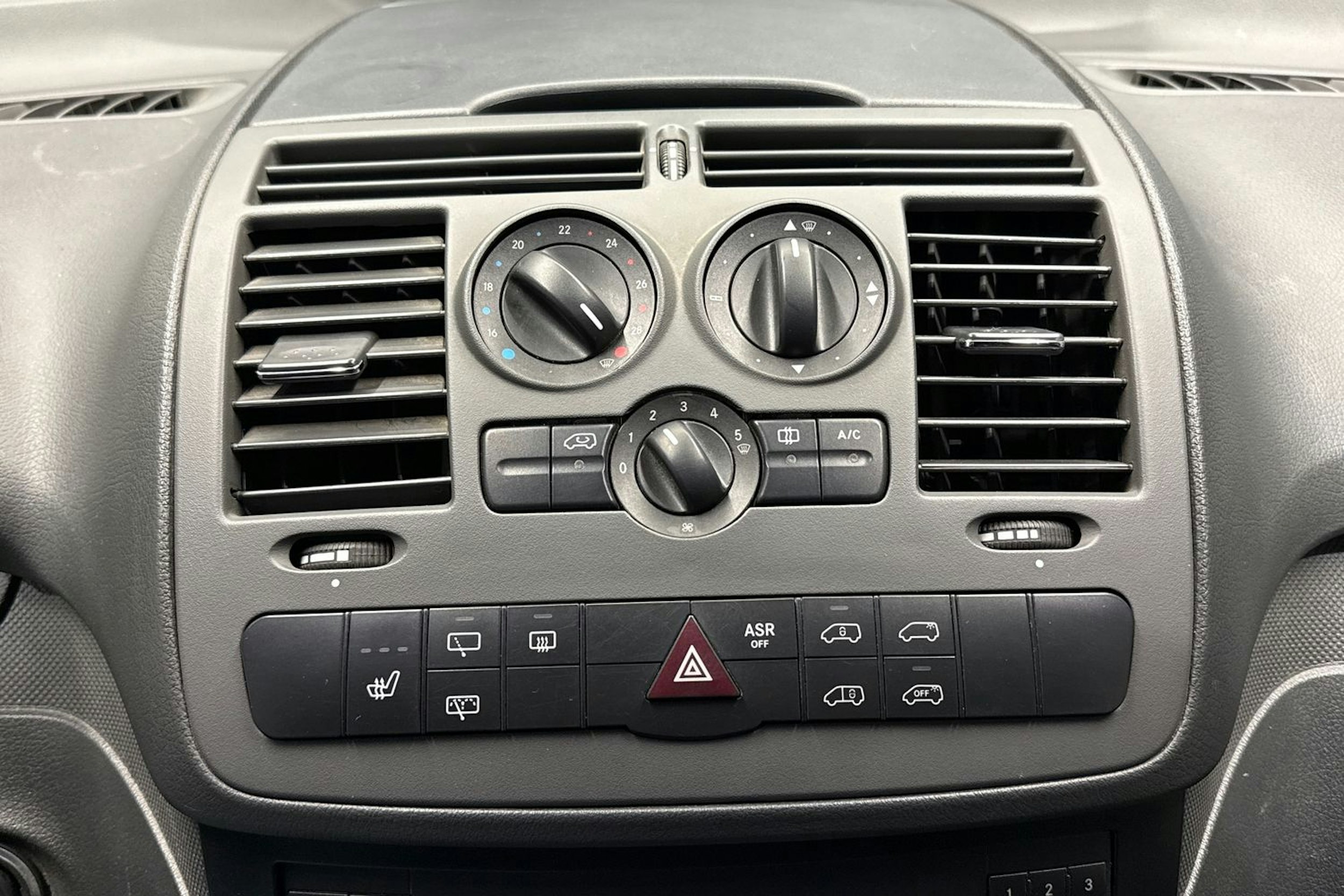 sininen Mercedes-Benz Vito 2013 kuva 20.