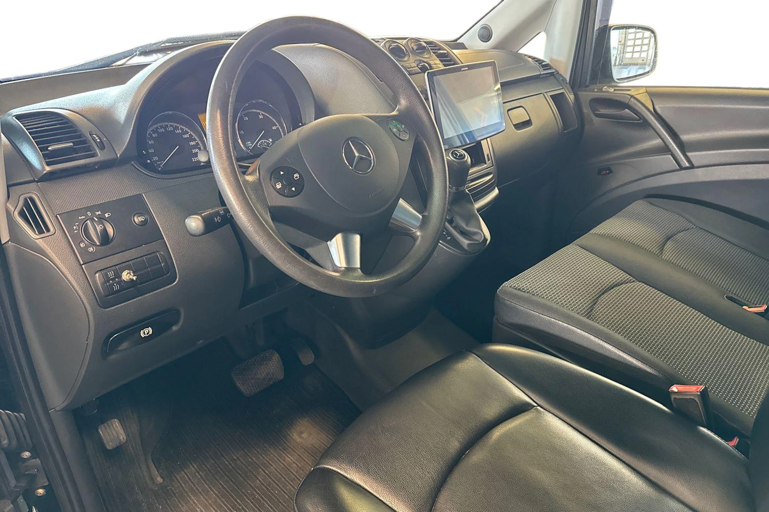 musta Mercedes-Benz Vito 2013 kuva 3.