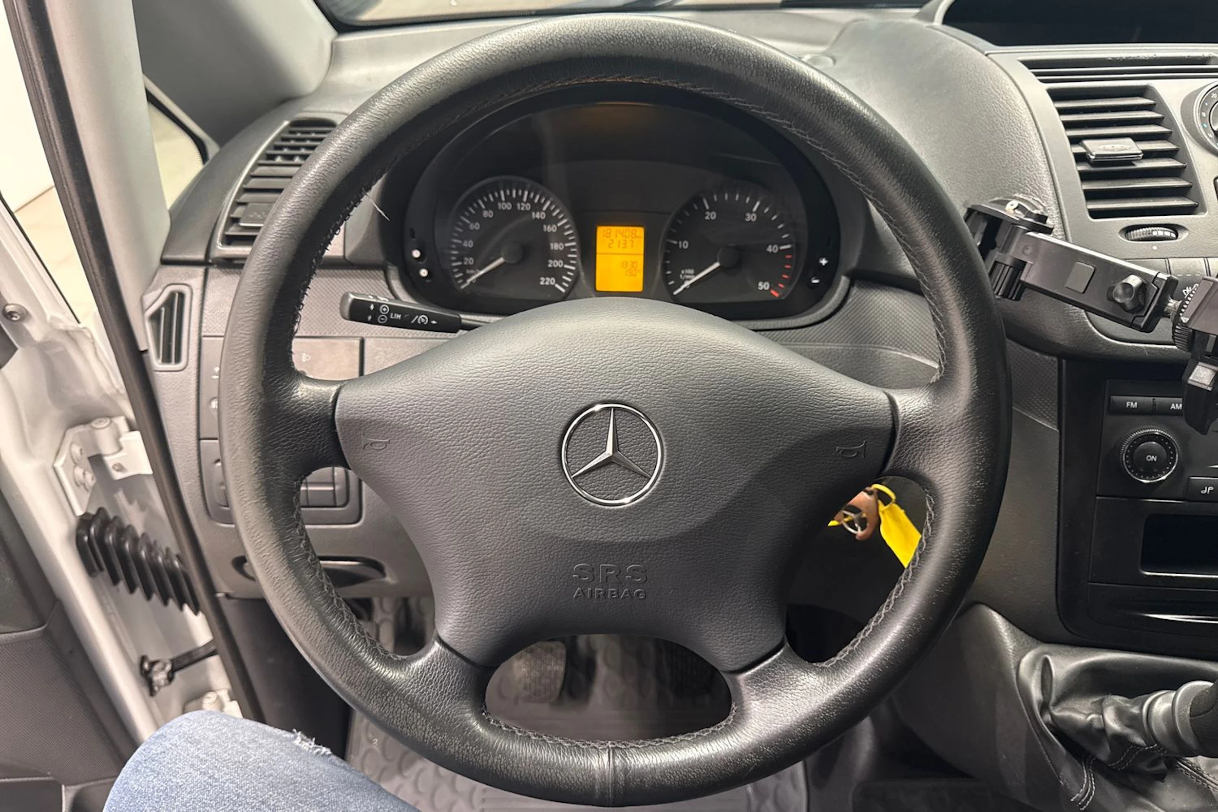 Valkoinen Mercedes-Benz VITO 2013 kuva 18.