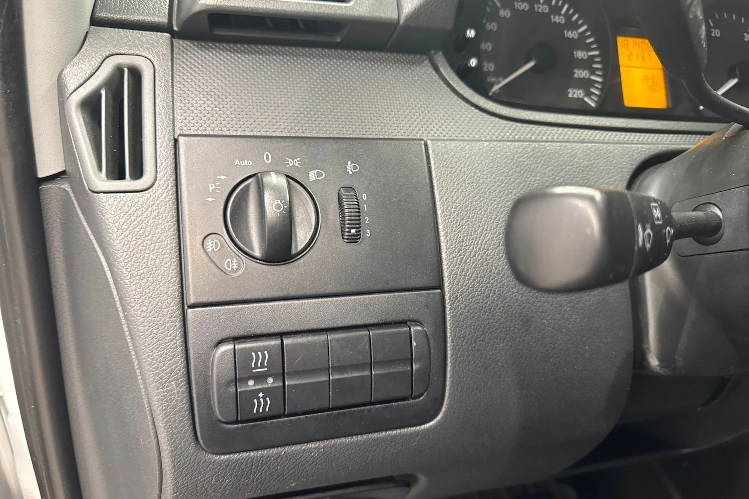 Valkoinen Mercedes-Benz VITO 2013 kuva 19.