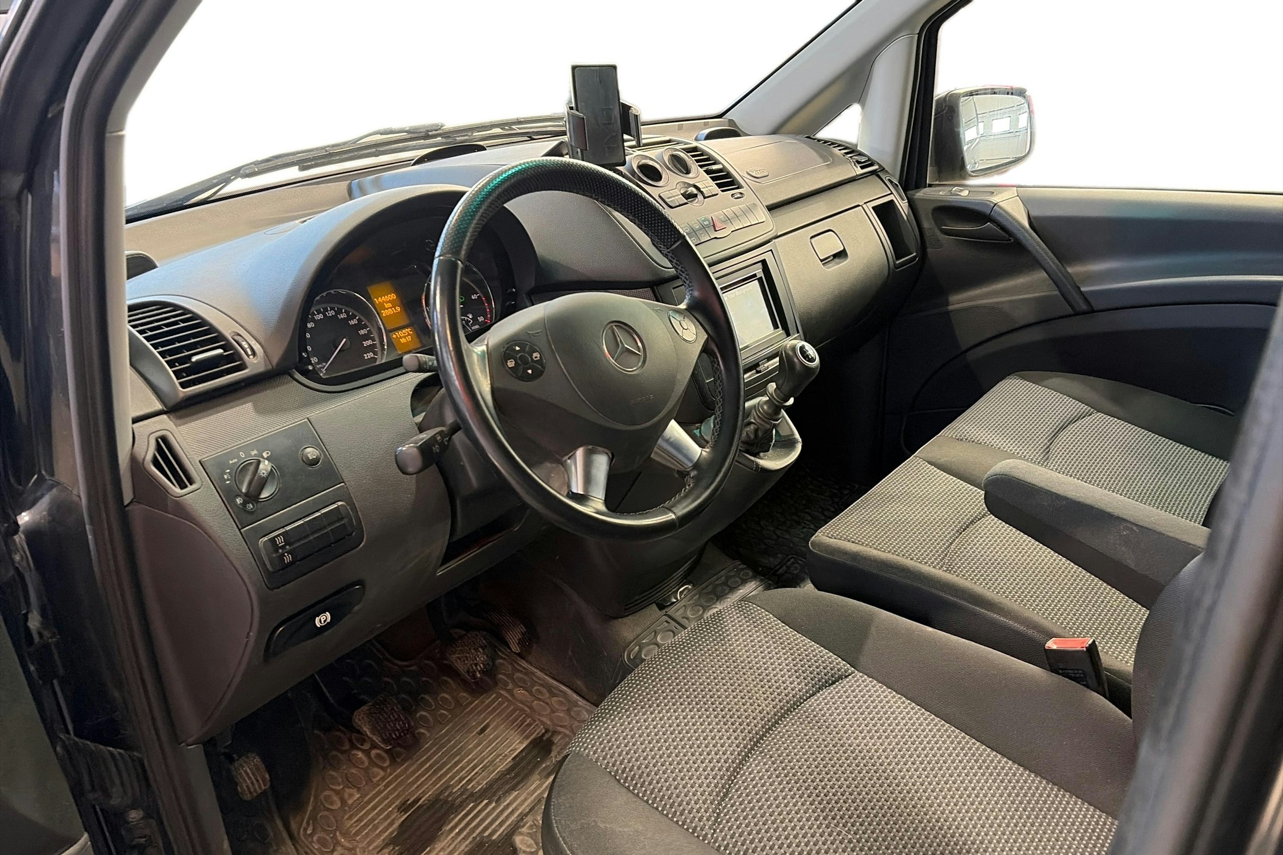 musta Mercedes-Benz Vito 2013 kuva 3.