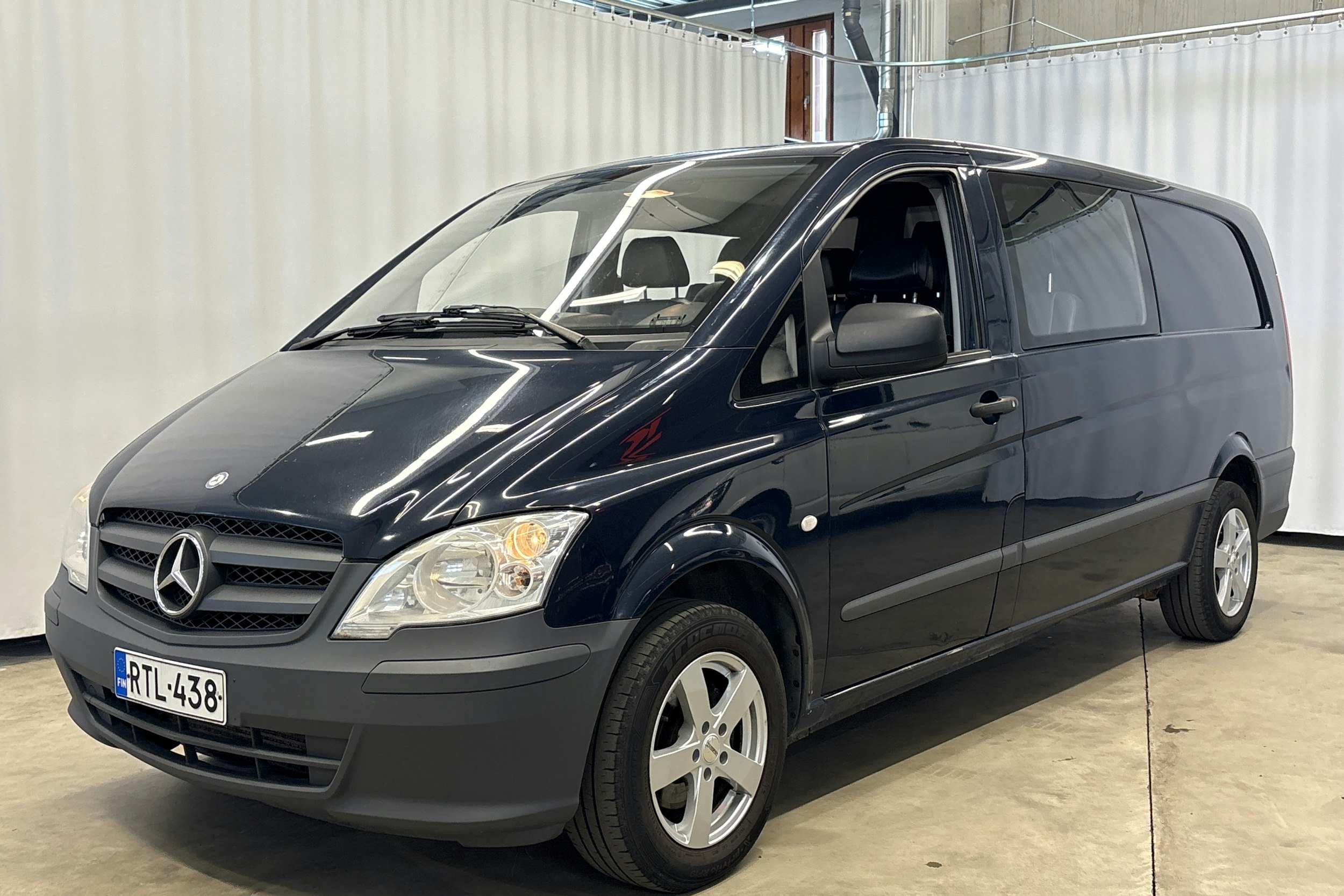 sininen Mercedes-Benz Vito 2013 kuva 10.