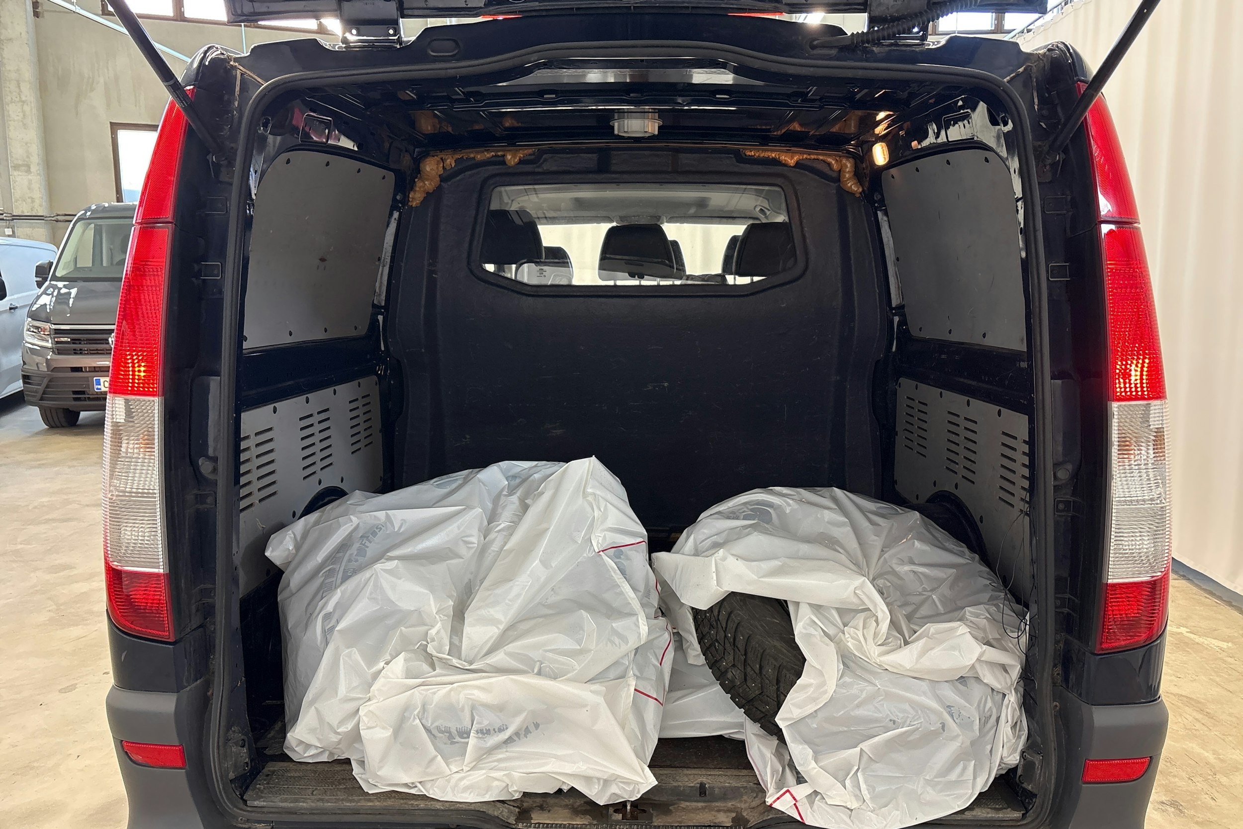 sininen Mercedes-Benz Vito 2013 kuva 12.