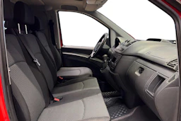 punainen Mercedes-Benz Vito 2013 kuva 11.