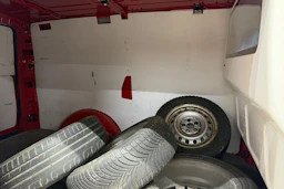 punainen Mercedes-Benz Vito 2013 kuva 13.