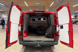 punainen Mercedes-Benz Vito 2013 kuva 15.