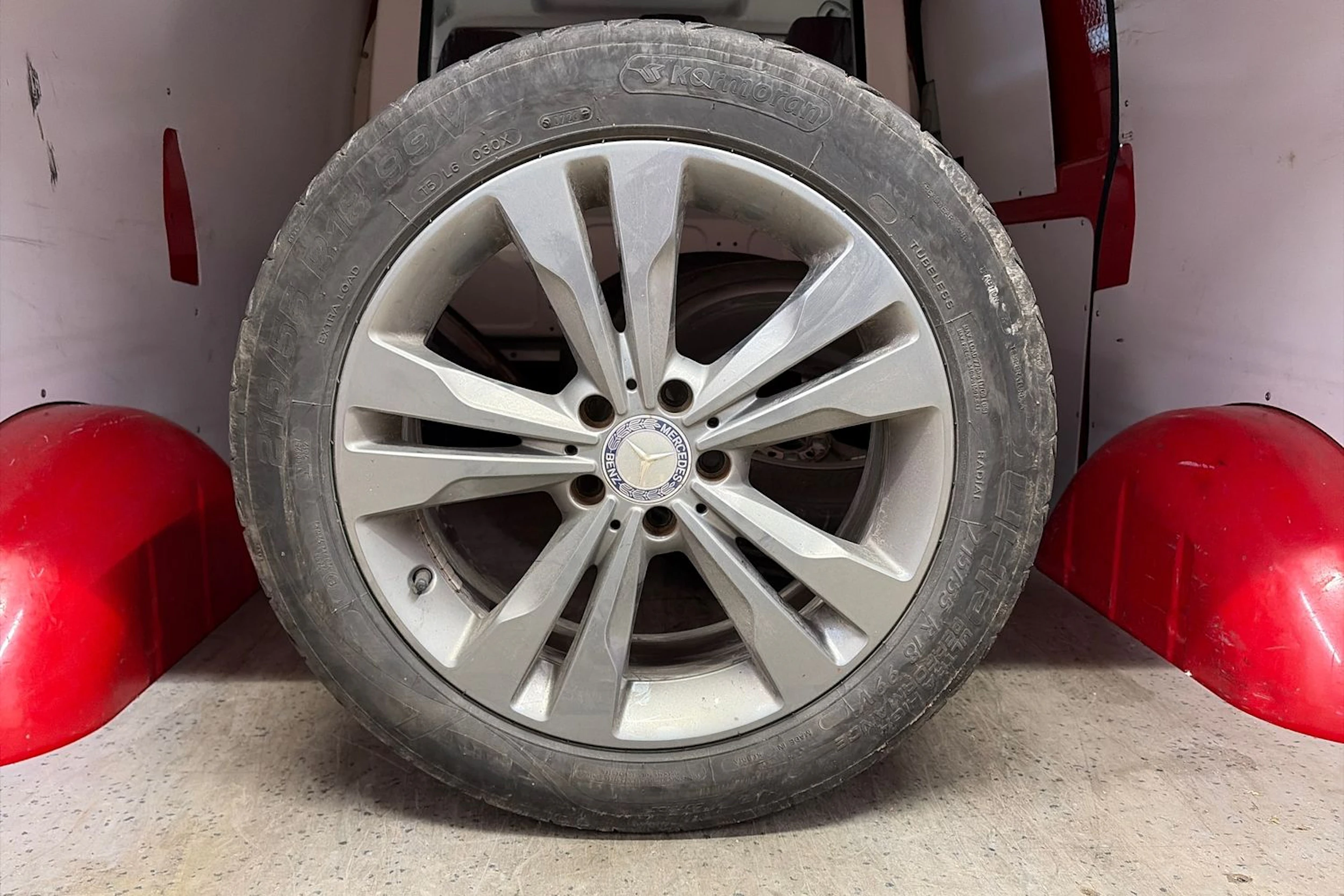 punainen Mercedes-Benz Vito 2013 kuva 17.