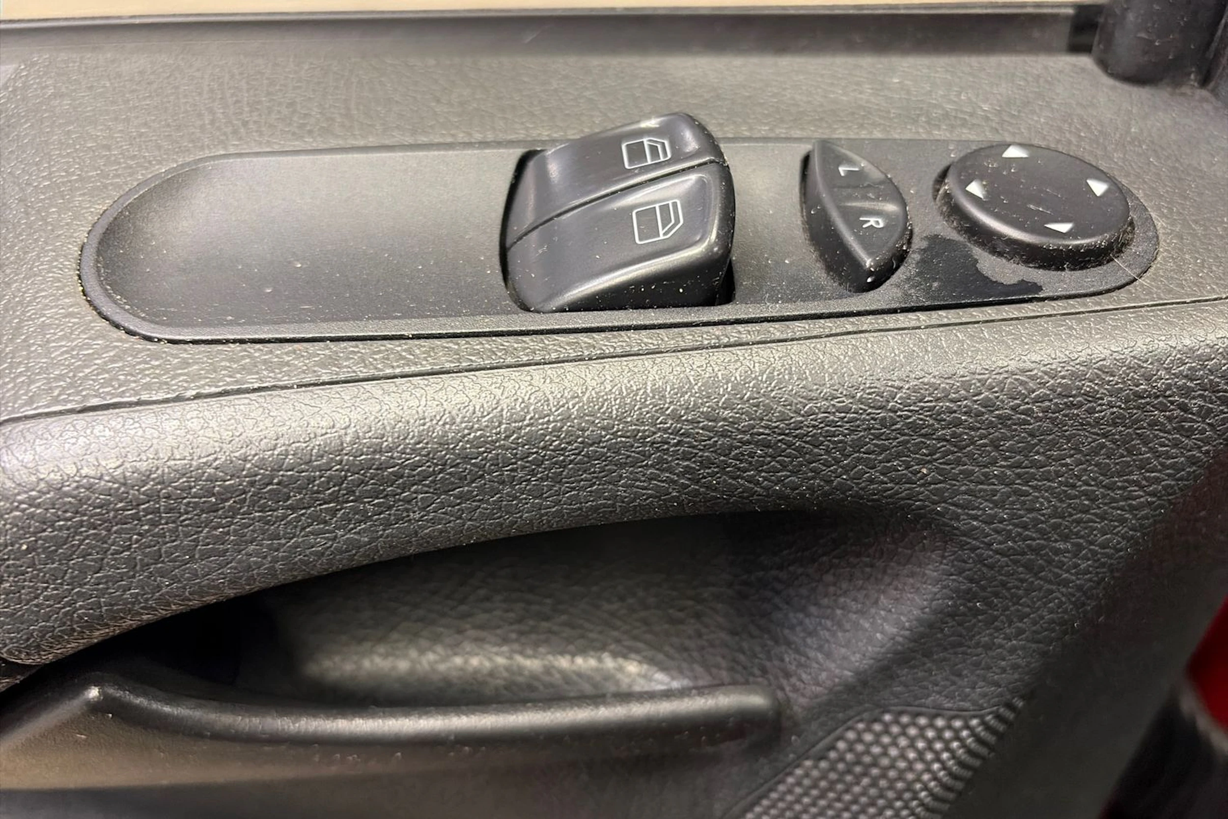 punainen Mercedes-Benz Vito 2013 kuva 18.